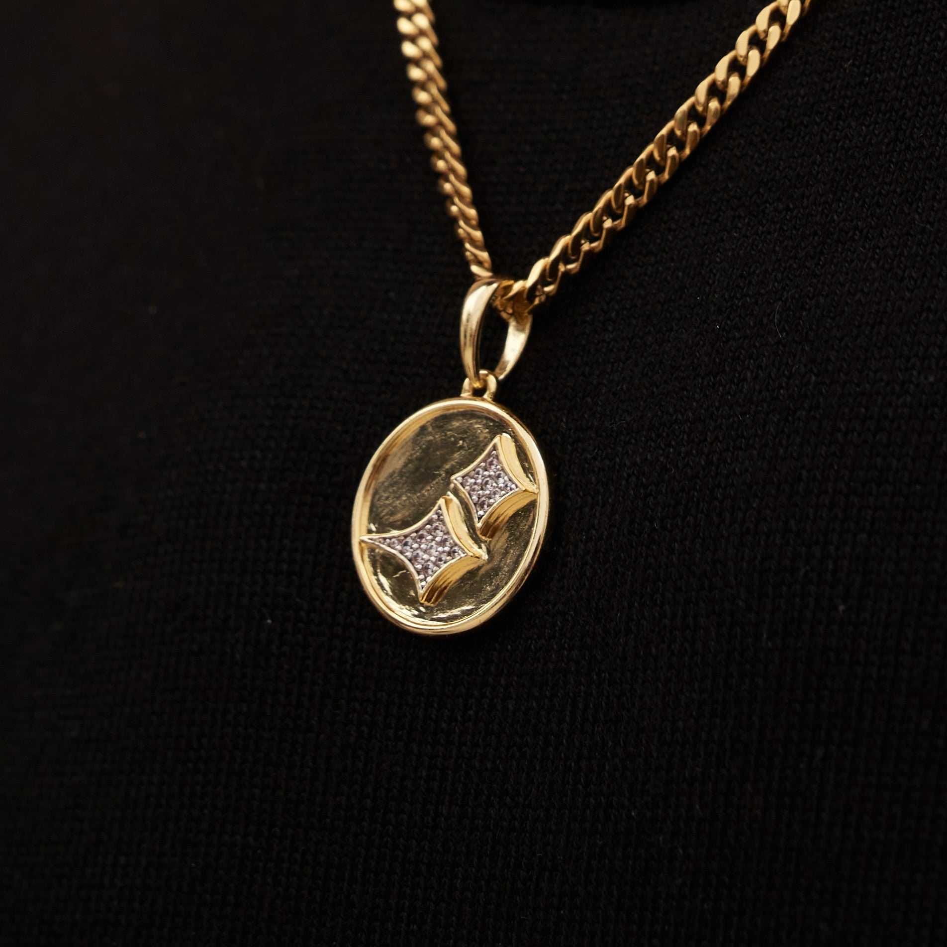 GLD PROMO SETS GLD Stars Coin Pendant - Yellow Gold