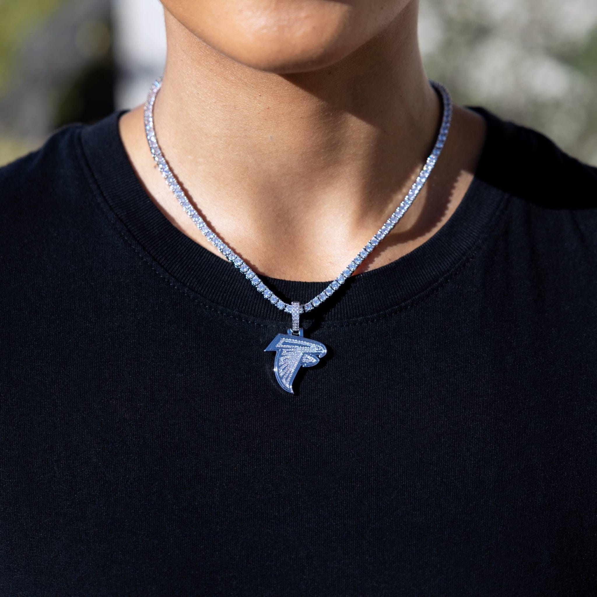 GLD Women Micro Atlanta Falcons Official NFL Logo Pendant in White Gold