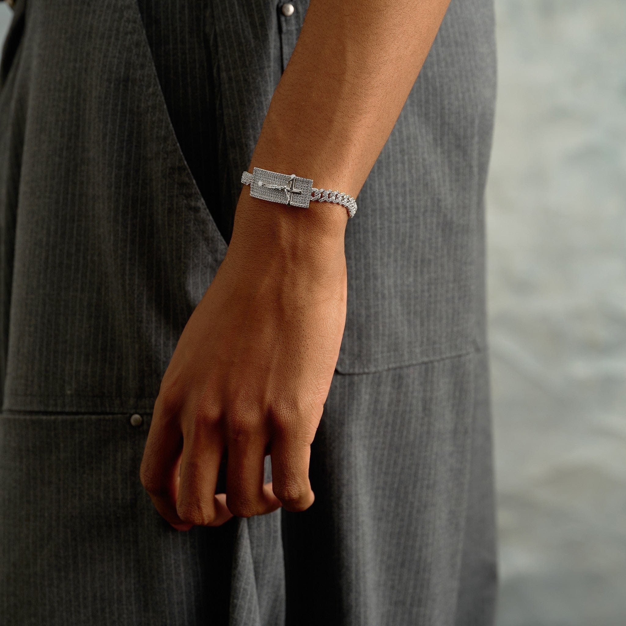 GLD Men Iced Crucifix Cross Plate Bracelet in White Gold