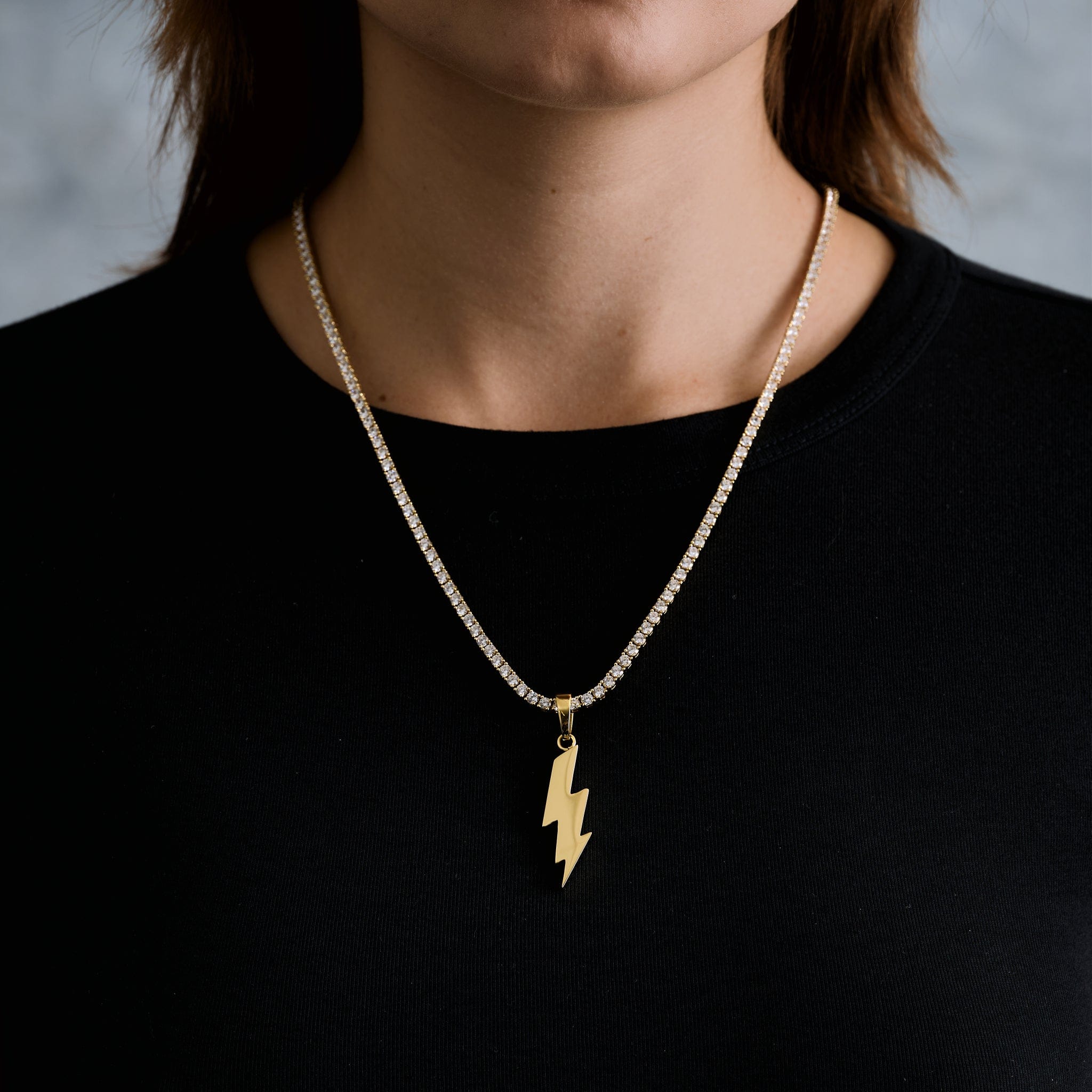 GLD Women Simple Lightning Bolt Pendant in Yellow Gold