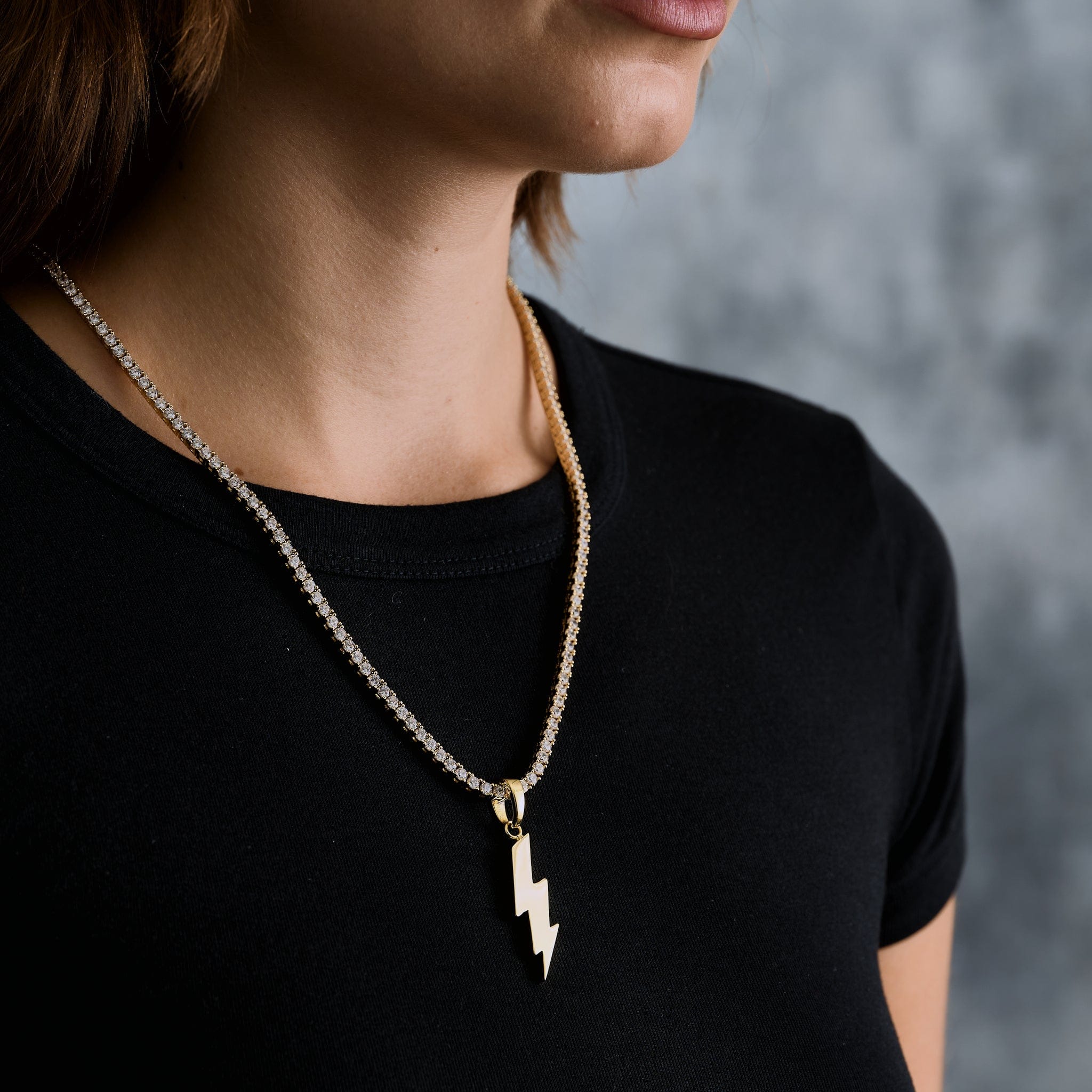 GLD Women Simple Lightning Bolt Pendant in Yellow Gold