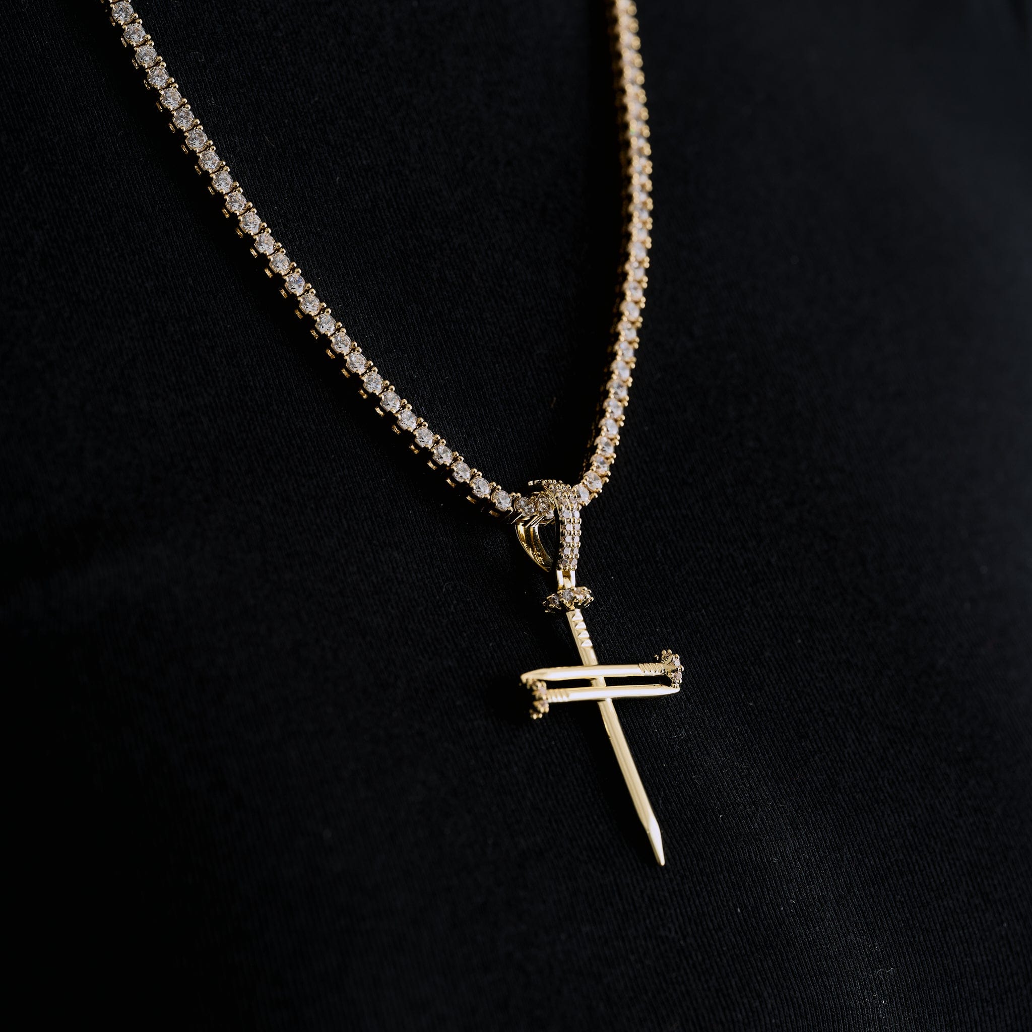 GLD Women Nail Cross Pendant in Yellow Gold