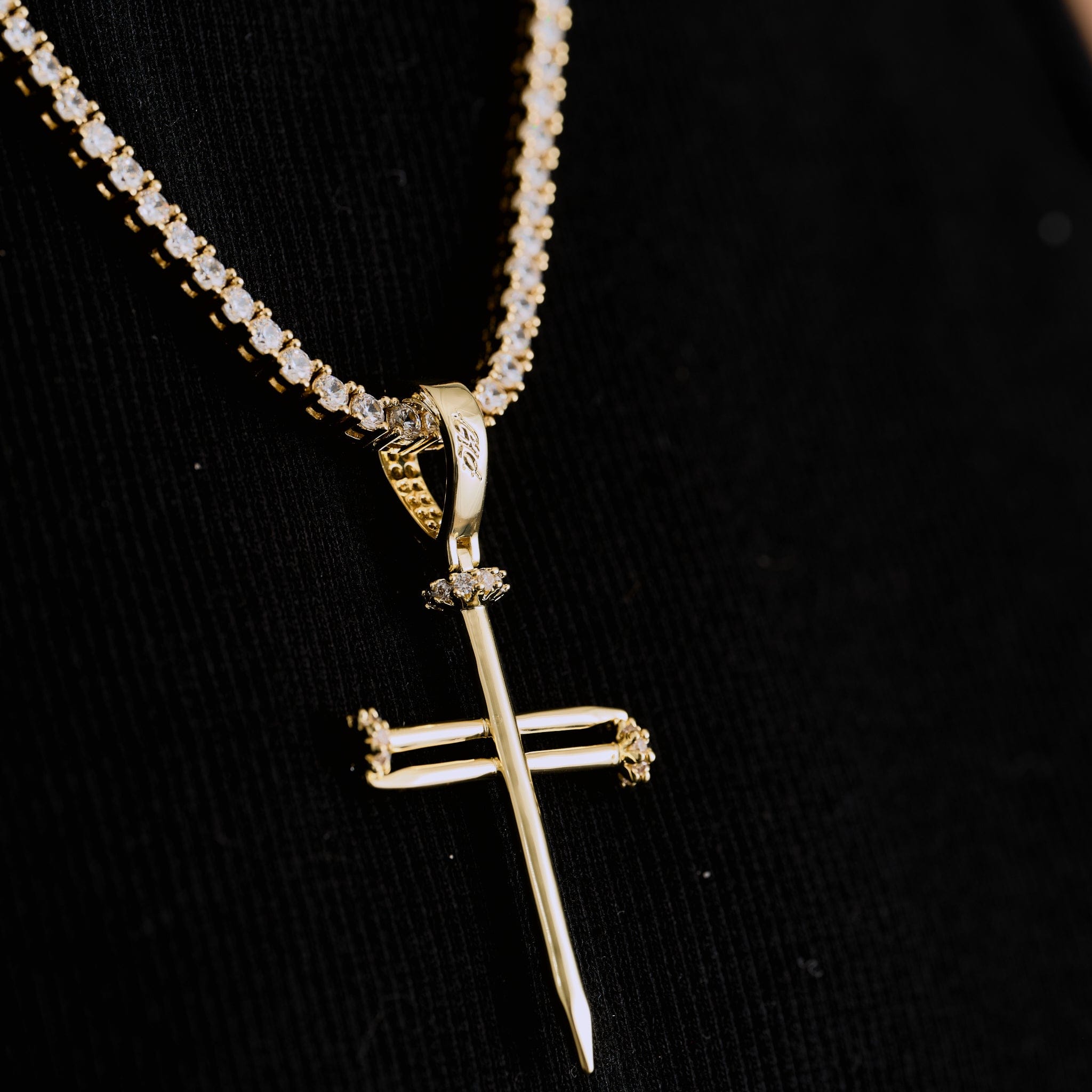 GLD Men Nail Cross Pendant in Yellow Gold