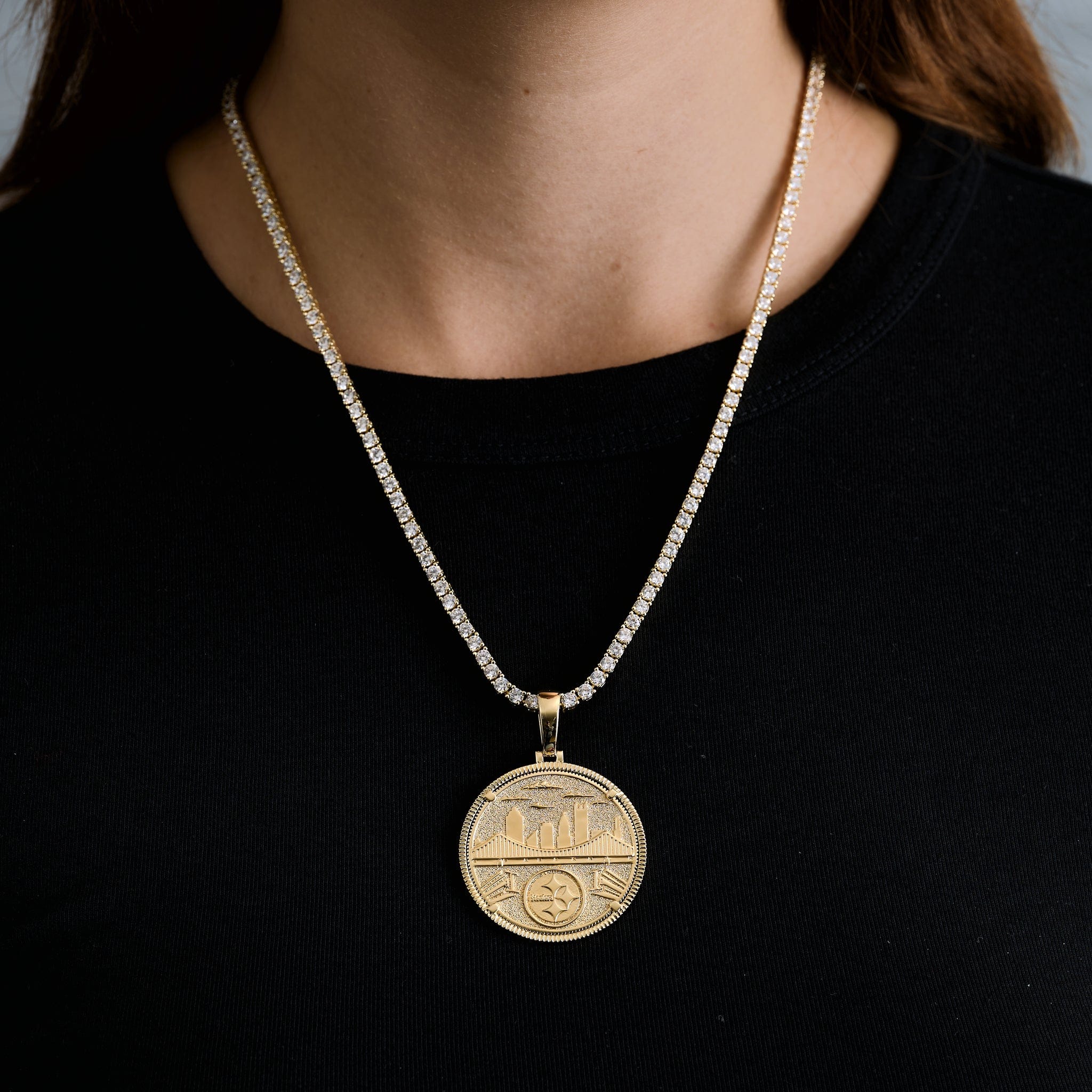 GLD Women Pittsburgh Steelers Official NFL Coin Pendant in Yellow Gold