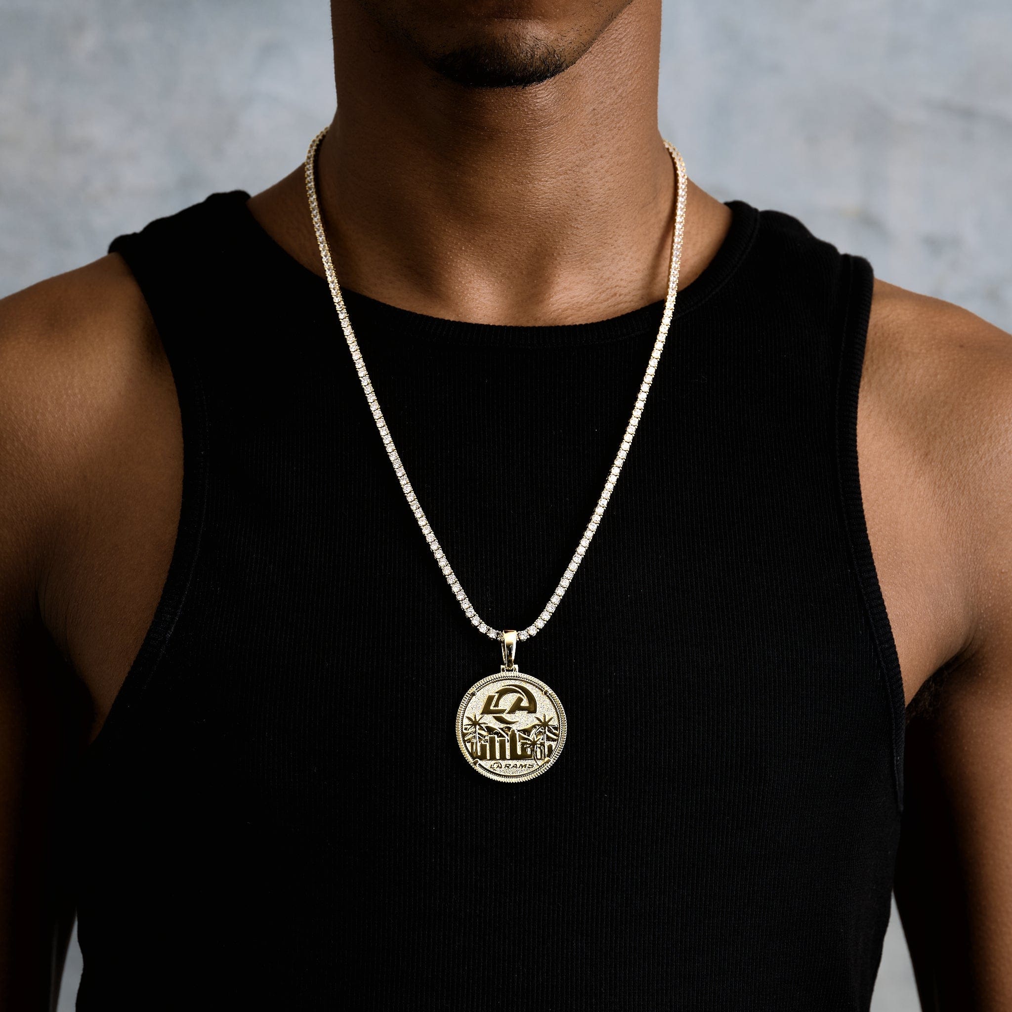 GLD Men LA Rams Official NFL Coin Pendant in Yellow Gold