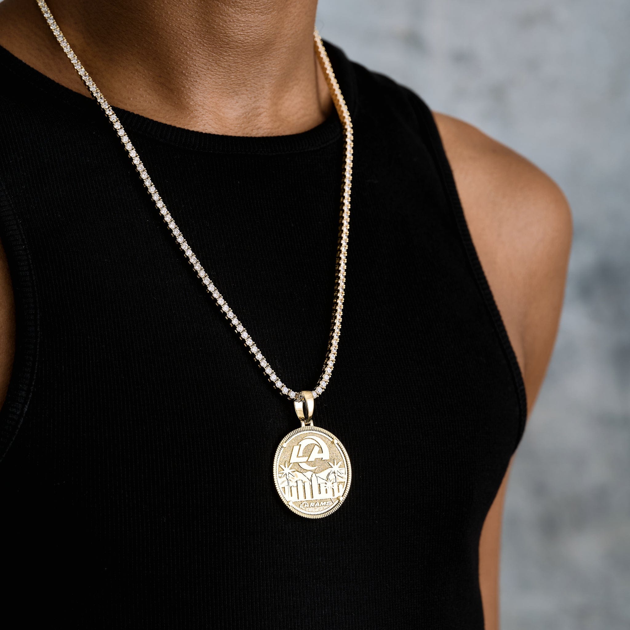 GLD Men LA Rams Official NFL Coin Pendant in Yellow Gold