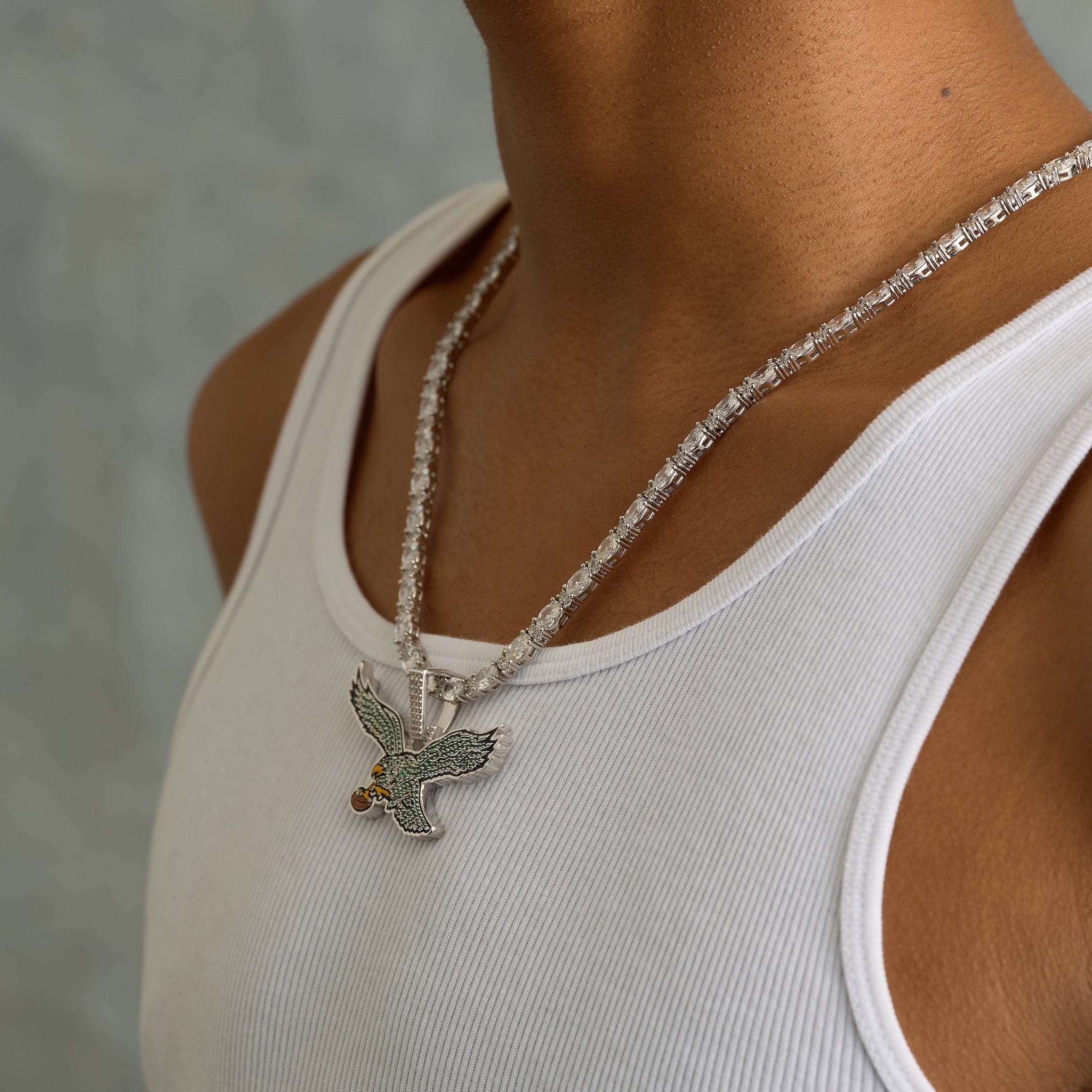 GLD Men Philadelphia Eagles Official NFL Vintage Logo Pendant in White Gold