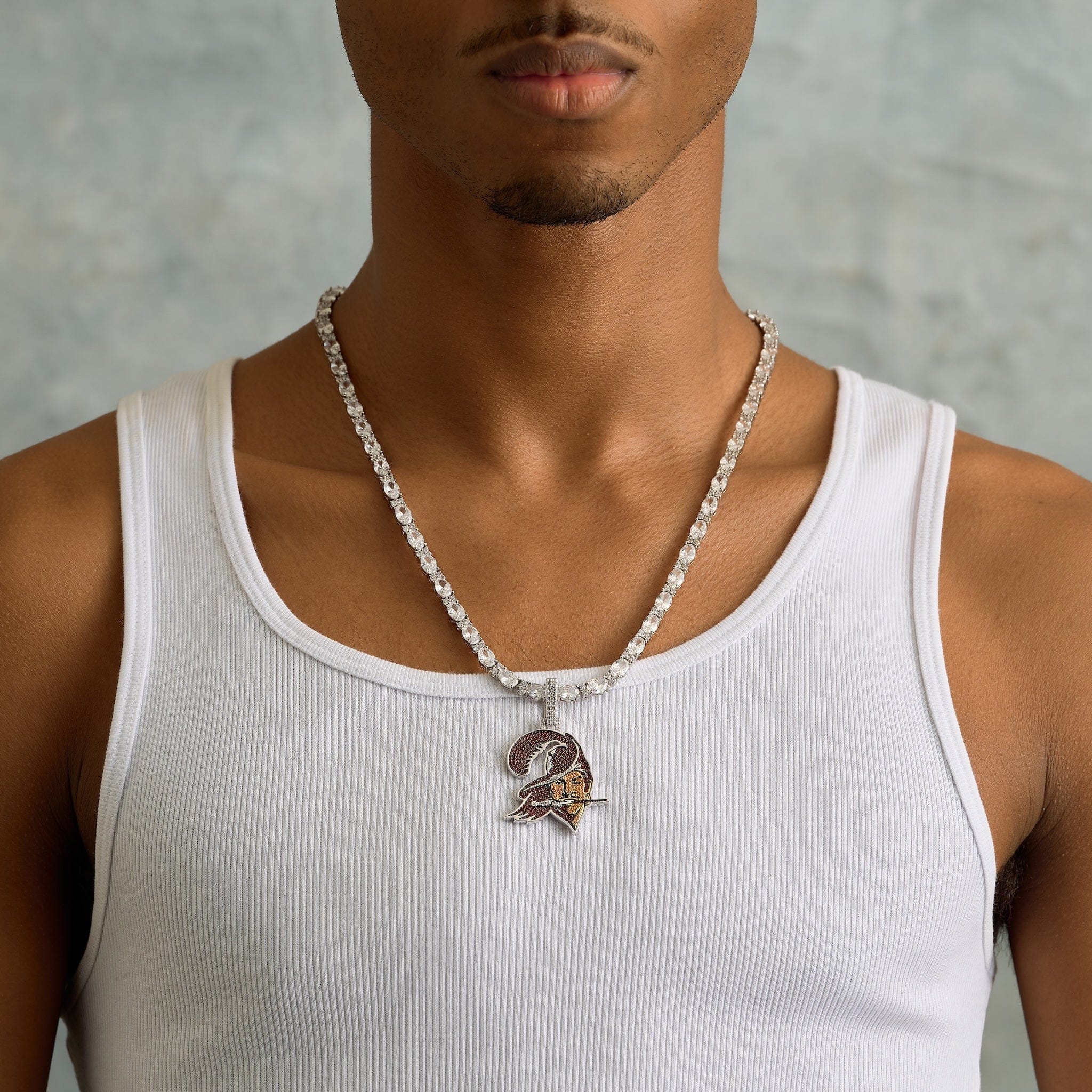 GLD Men Tampa Bay Buccaneers Official NFL Vintage Logo Pendant in White Gold