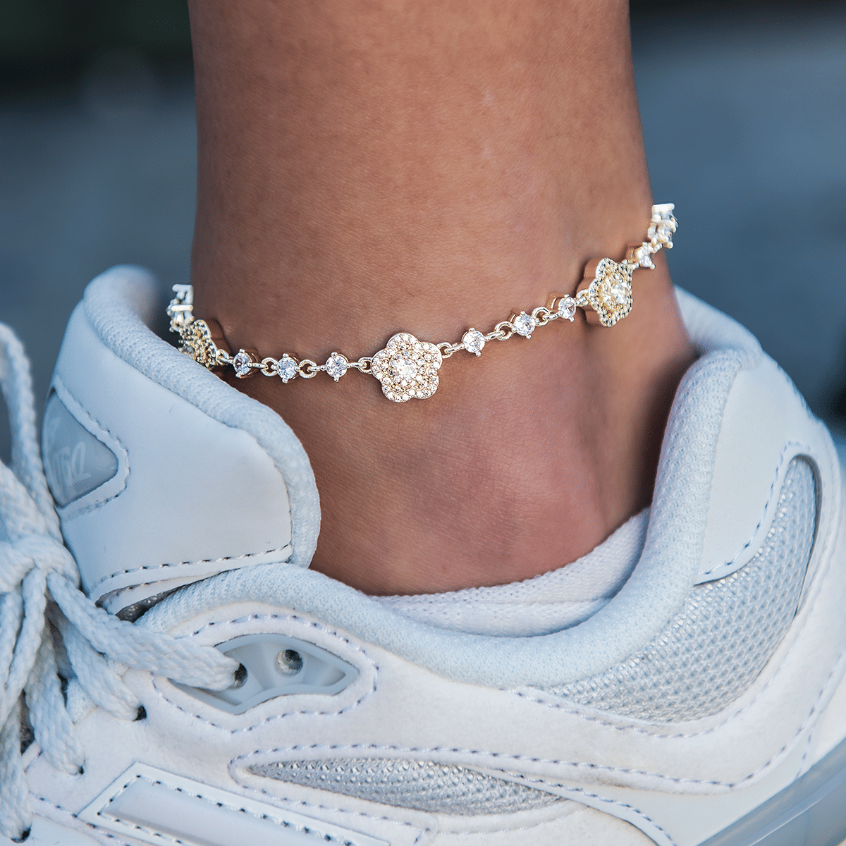 GLD Women Daisy Anklet in Yellow Gold