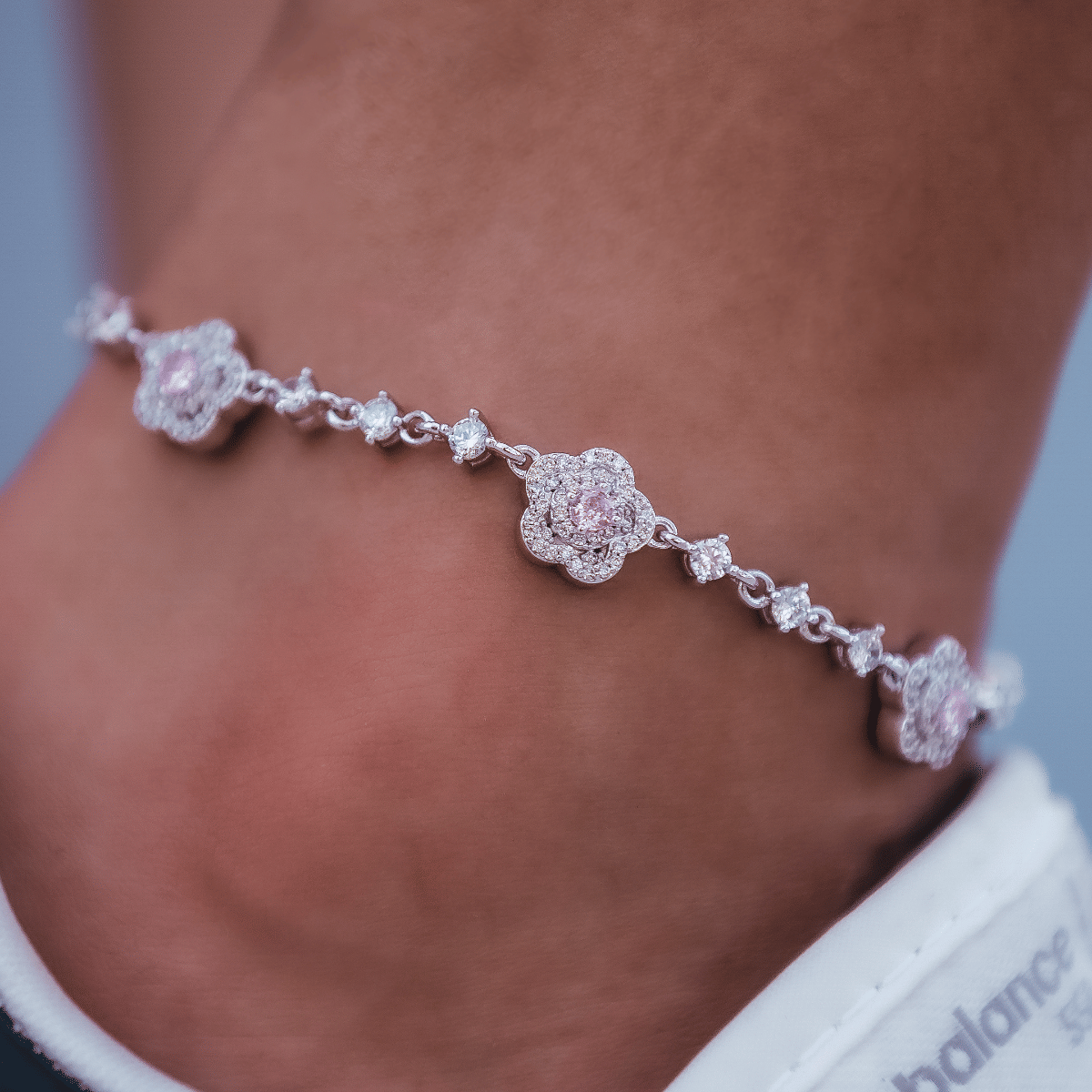 GLD Women Daisy Anklet in White Gold