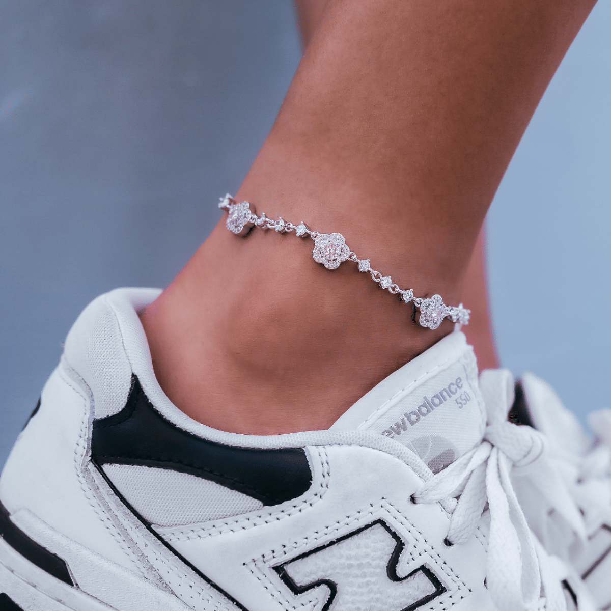 GLD Women Daisy Anklet in White Gold