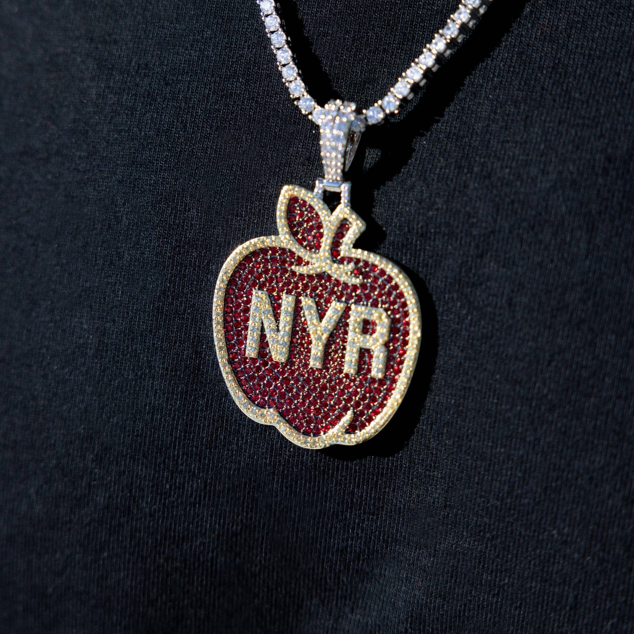 GLD Women New York Rangers Official NHL Winter Classic Apple Logo Pendant in White Gold