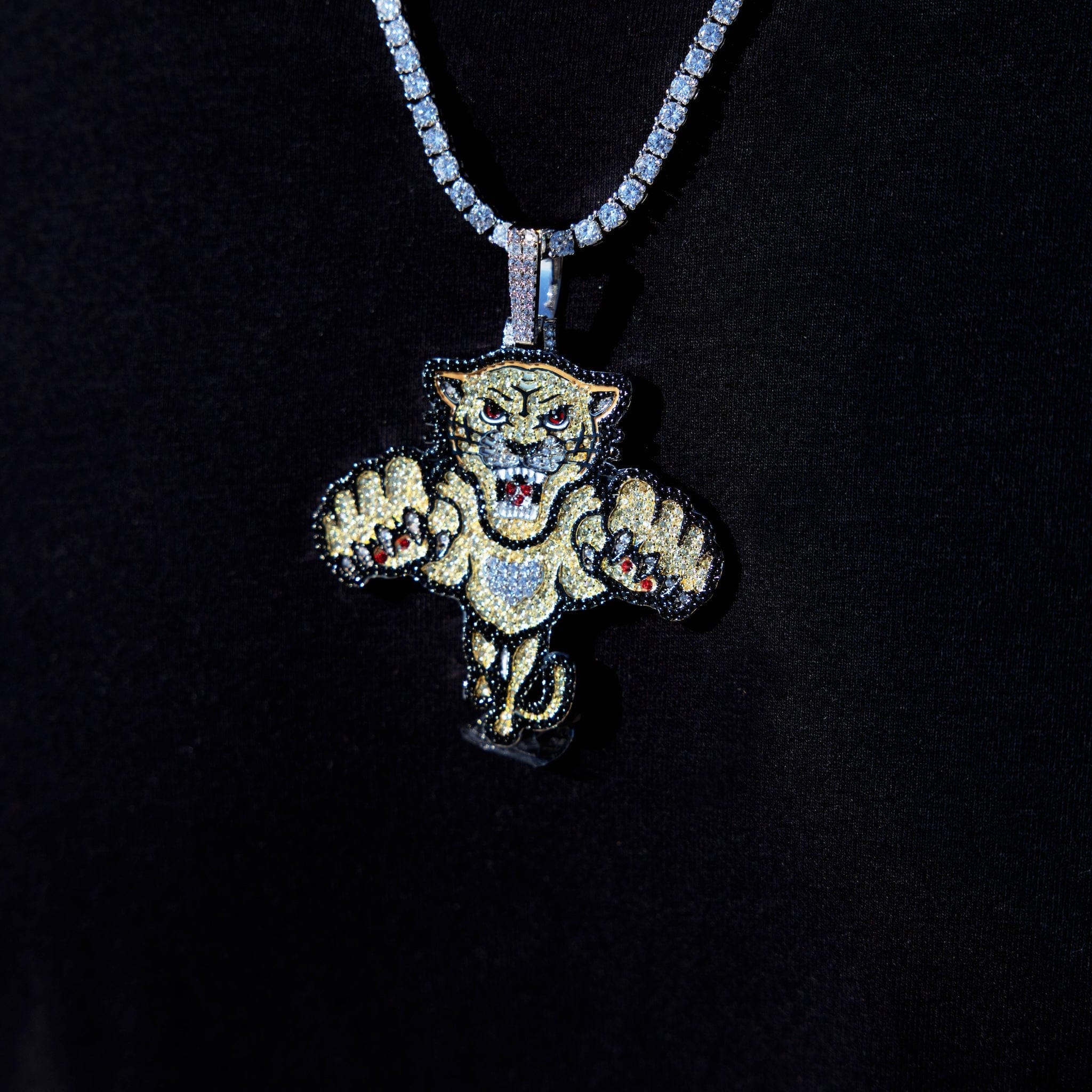 GLD Men Florida Panthers Official NHL Winter Classic Logo Pendant in White Gold