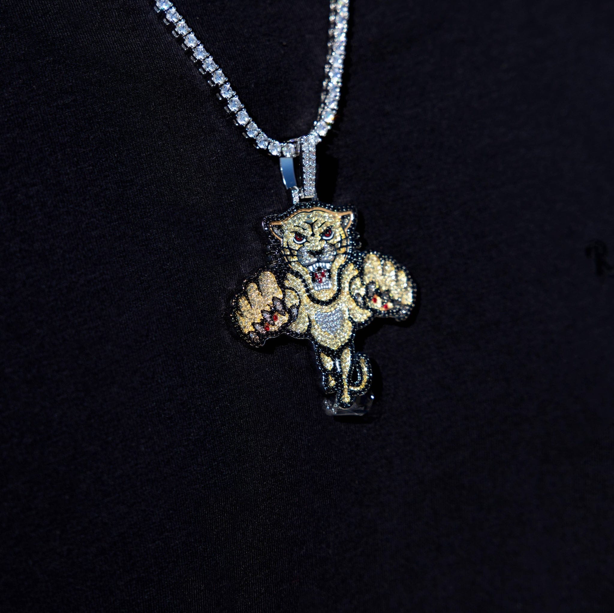 GLD Men Florida Panthers Official NHL Winter Classic Logo Pendant in White Gold