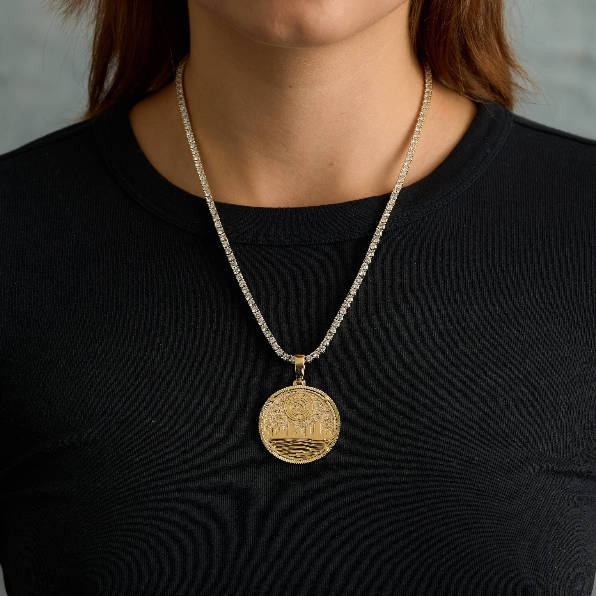 GLD Women Atlanta Hawks Official NBA Coin Pendant in Yellow Gold