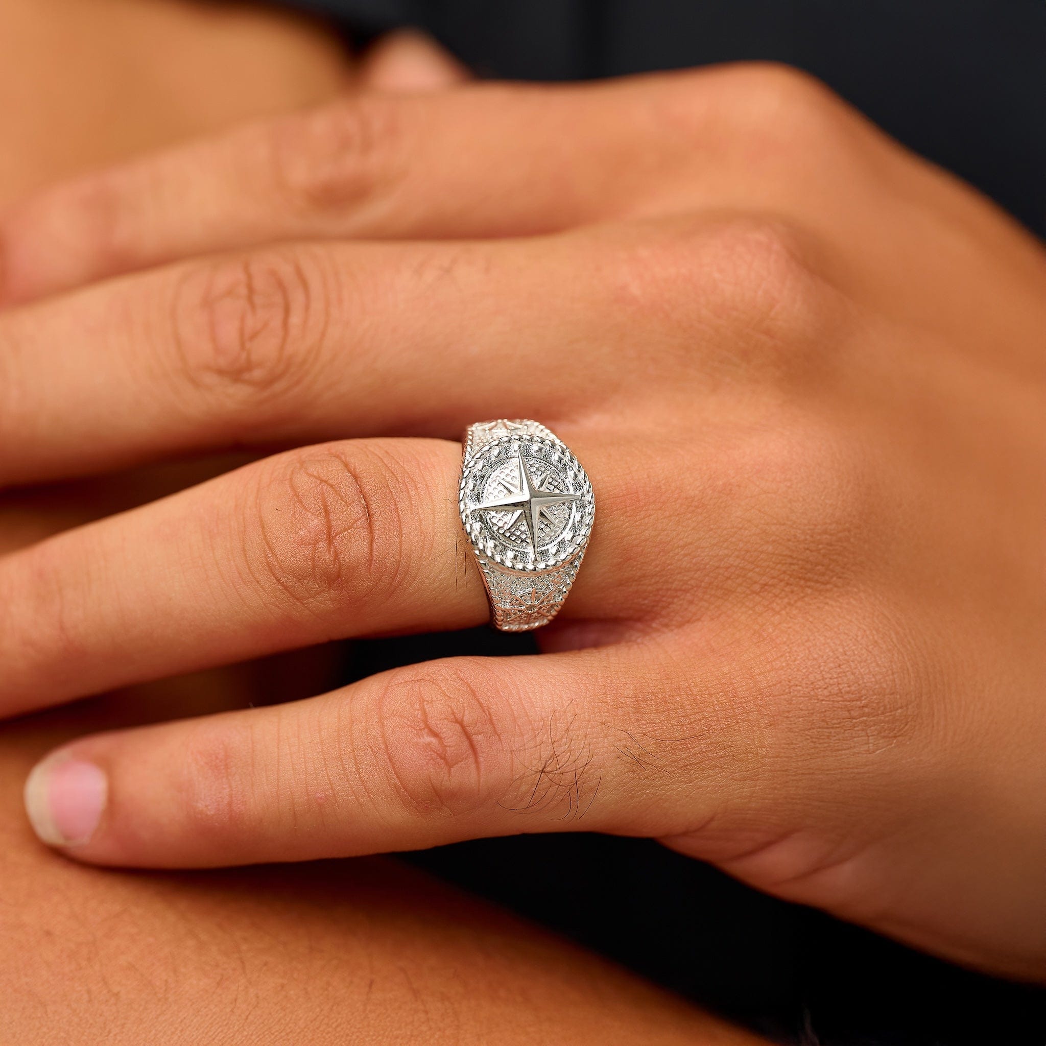 GLD Men Compass Ring in White Gold Vermeil