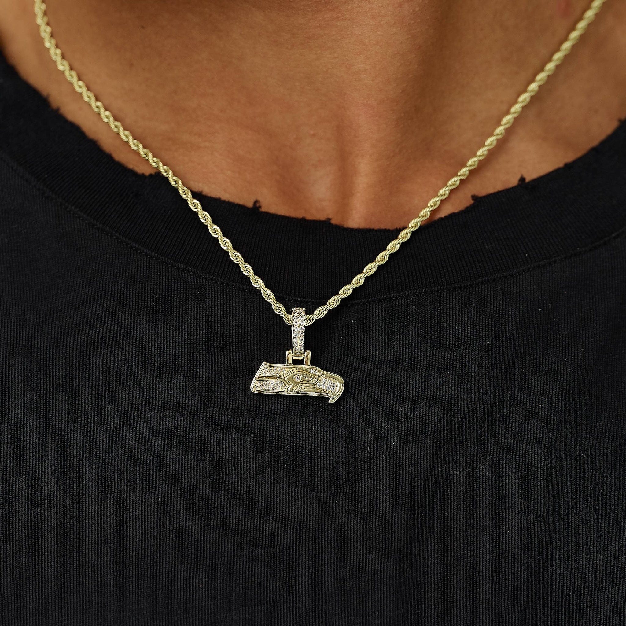 GLD Men Seattle Seahawks Official NFL Micro Logo Pendant in Yellow Gold