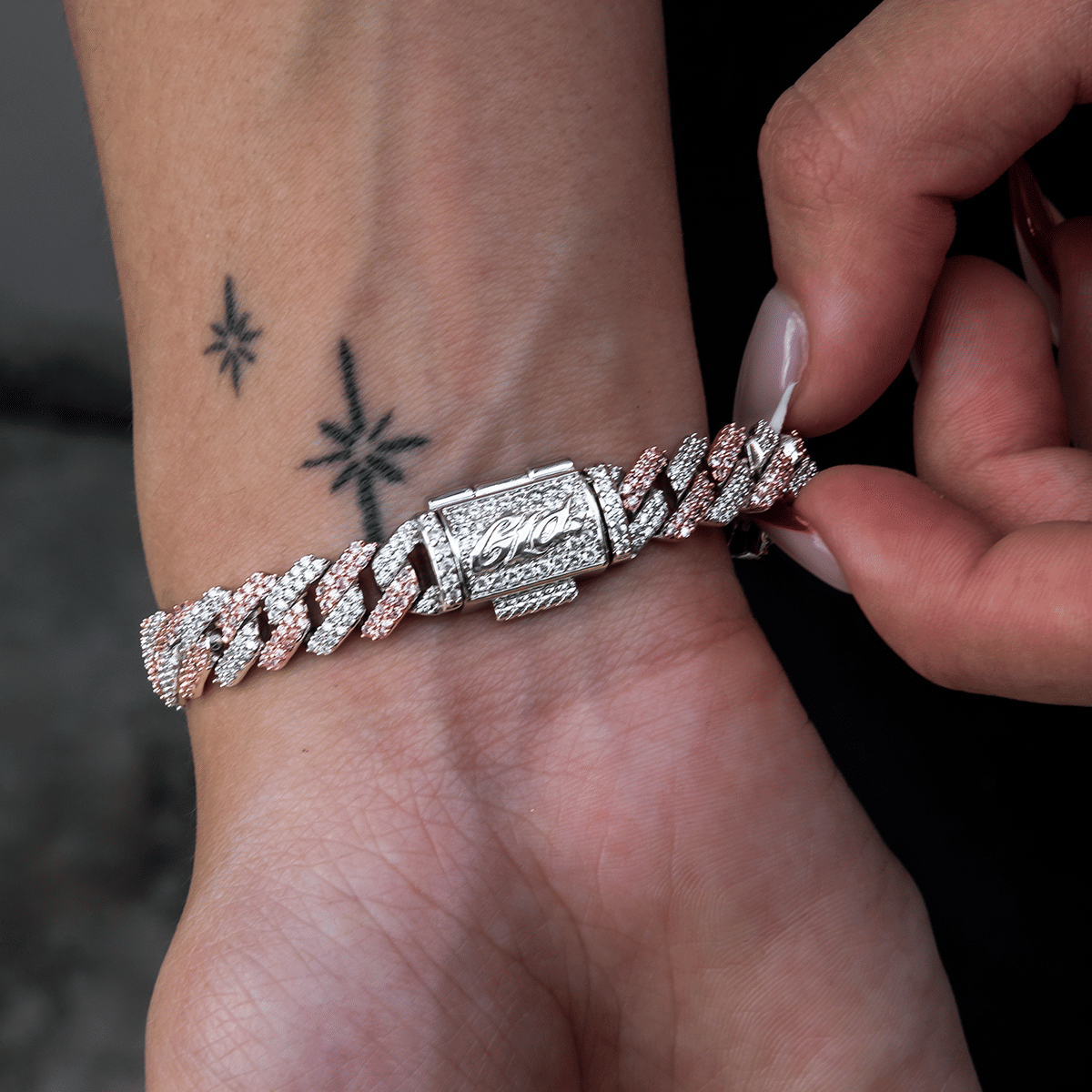 GLD Women GLD Diamond Prong Cuban Bracelet in Rose/White Gold - 8.5 mm