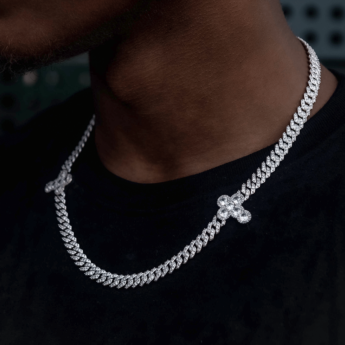 GLD PROMO Diamond Prong Rounded Cross Chain