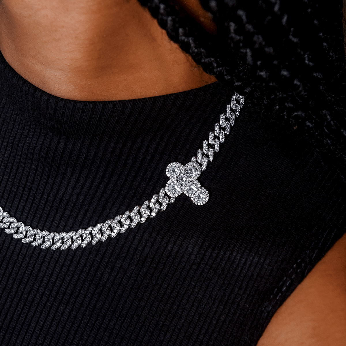 GLD PROMO - WOMEN Diamond Prong Rounded Cross Necklace
