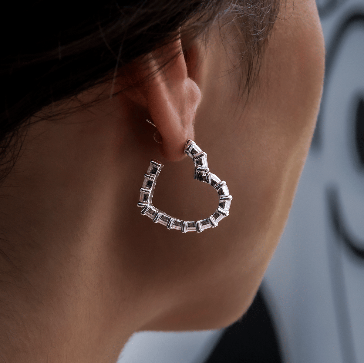 GLD PROMO - WOMEN Baguette Heart Hoop Earrings - White Gold
