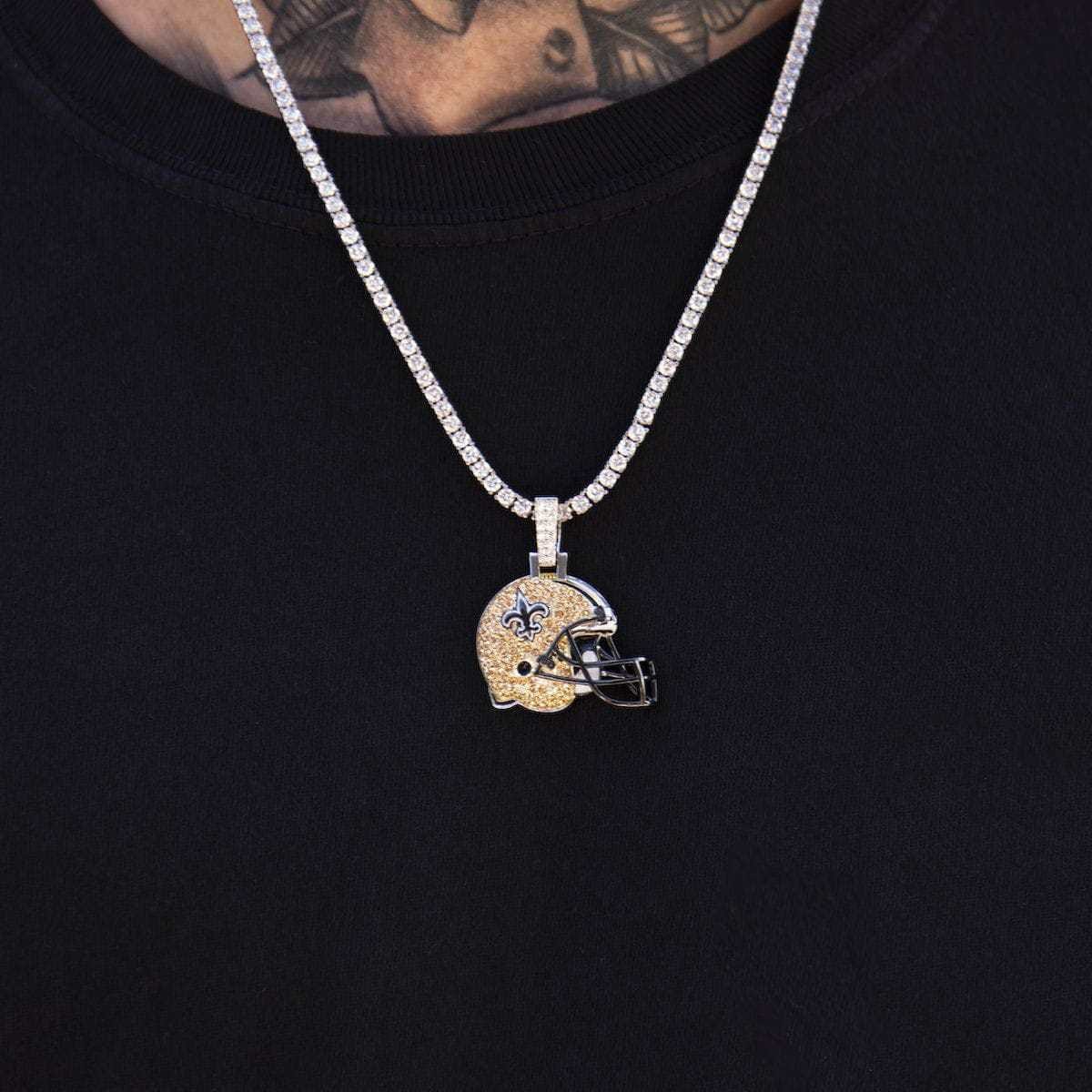 GLD PROMO New Orleans Saints Official NFL Helmet Pendant