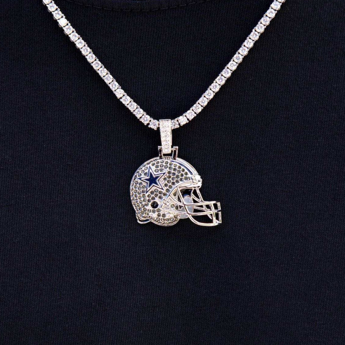 GLD PROMO Dallas Cowboys Official NFL Helmet Pendant