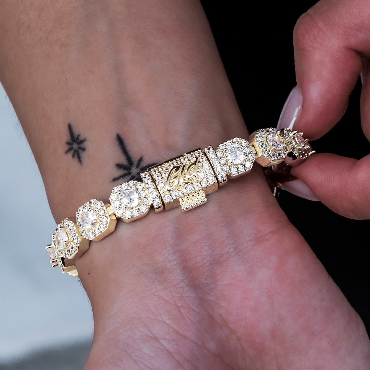 GLD PROMO - WOMEN Clustered Tennis Bracelet in Yellow Gold - 8.5 mm