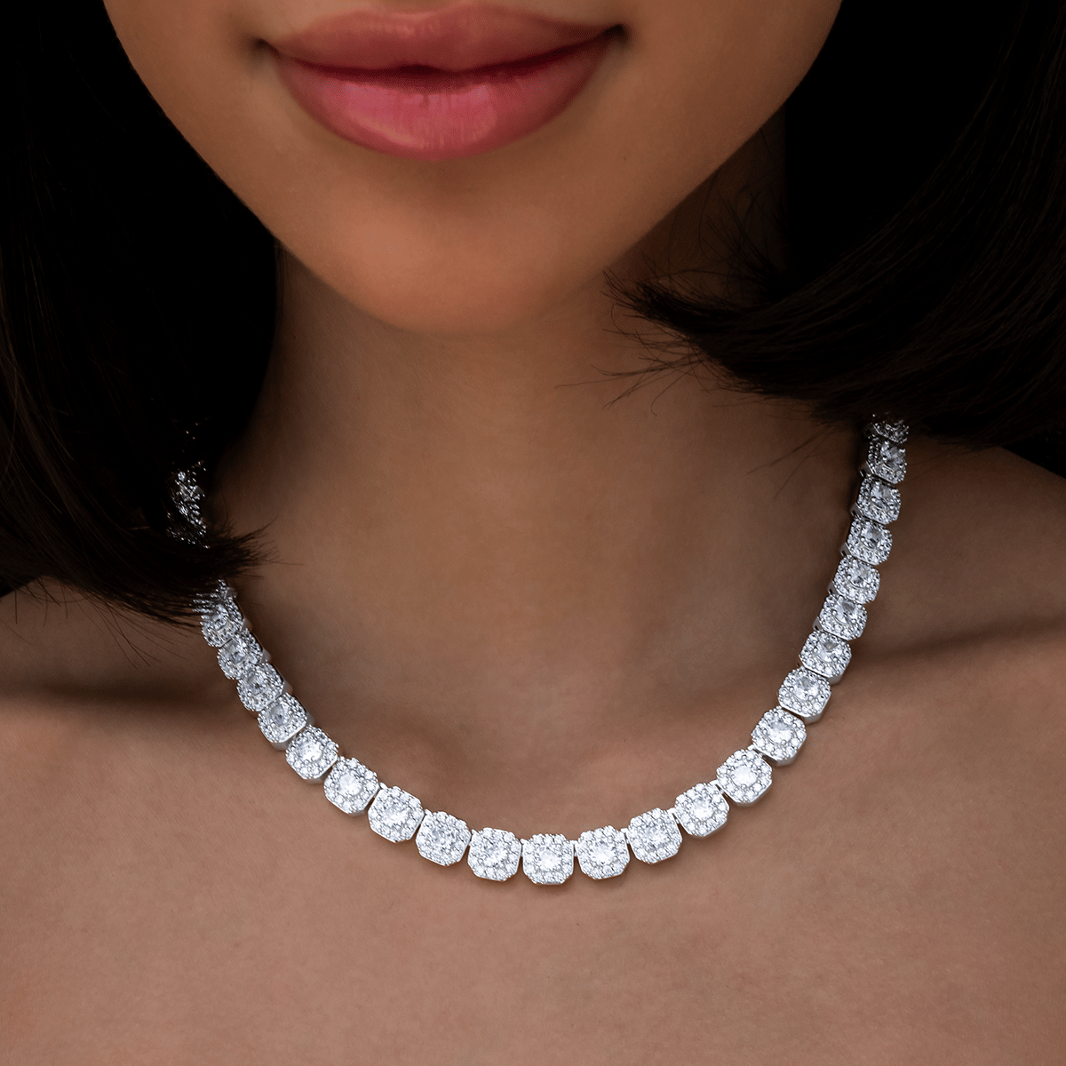 GLD PROMO - WOMEN Clustered Tennis Necklace in White Gold - 8.5 mm