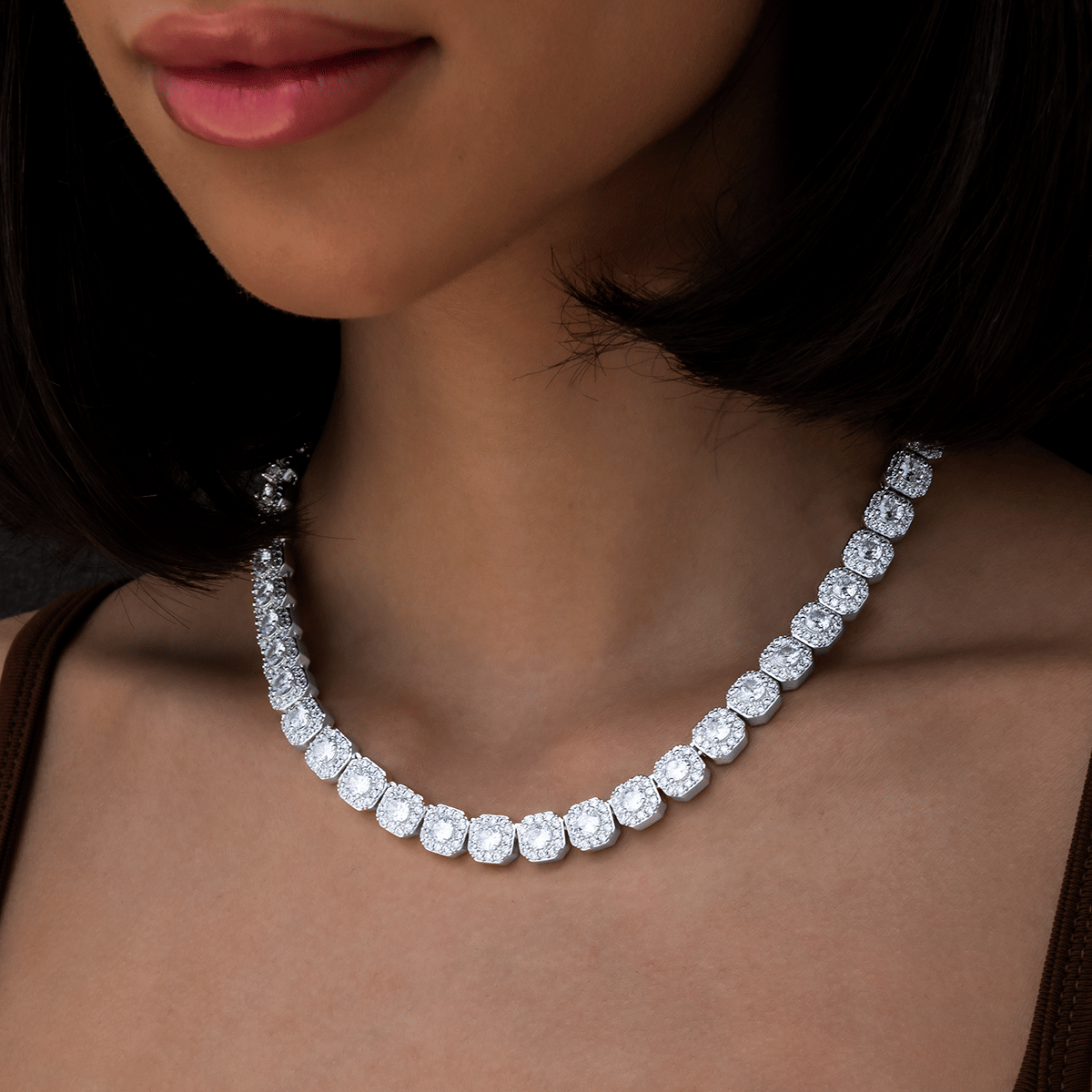 GLD PROMO - WOMEN Clustered Tennis Necklace in White Gold - 8.5 mm