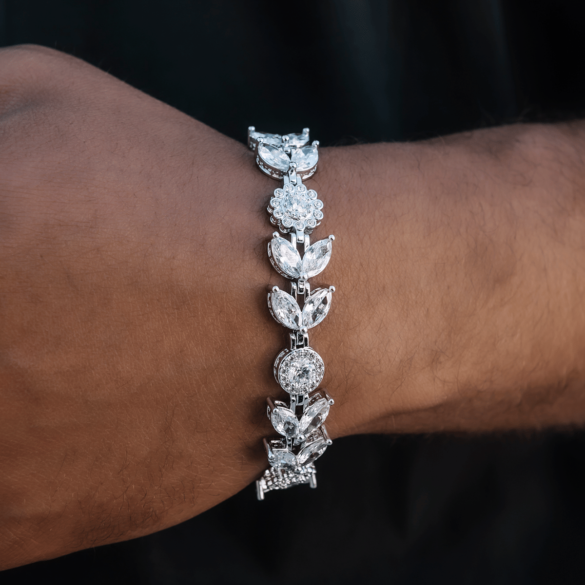 GLD PROMO Diamond Flower Bracelet