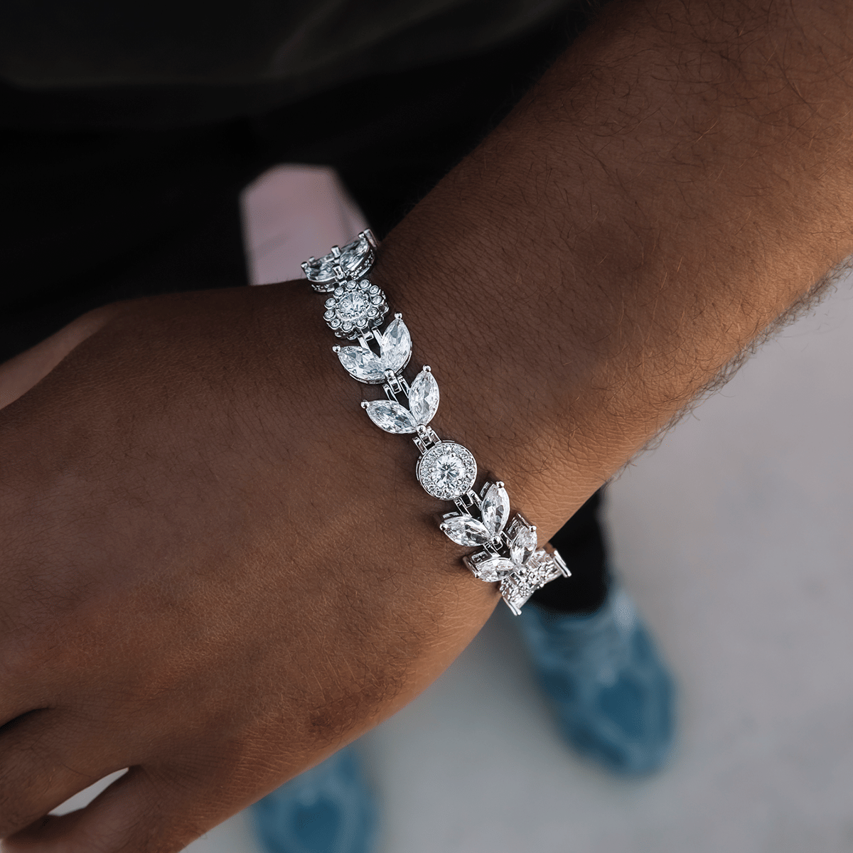 GLD PROMO Diamond Flower Bracelet