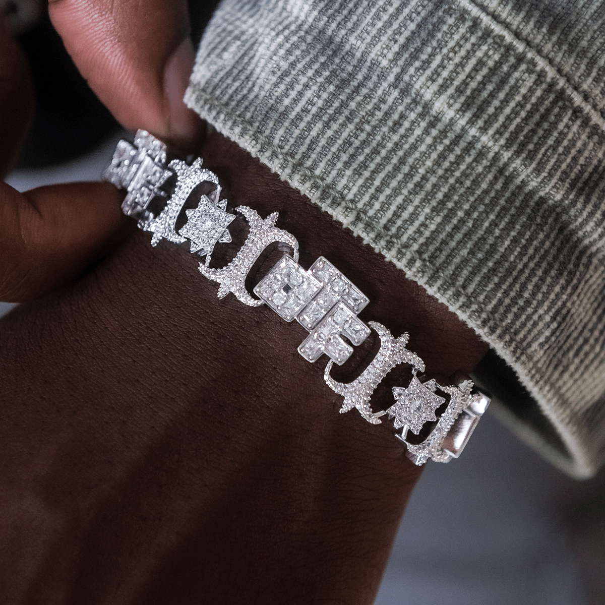 GLD PROMO OTF Baguette Infinity Bracelet - 17 mm
