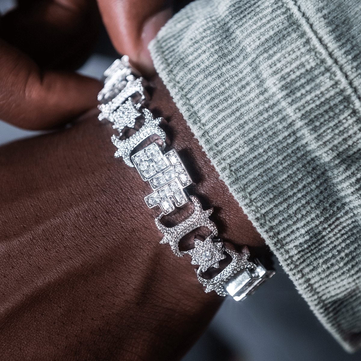 GLD PROMO OTF Baguette Infinity Bracelet - 17 mm