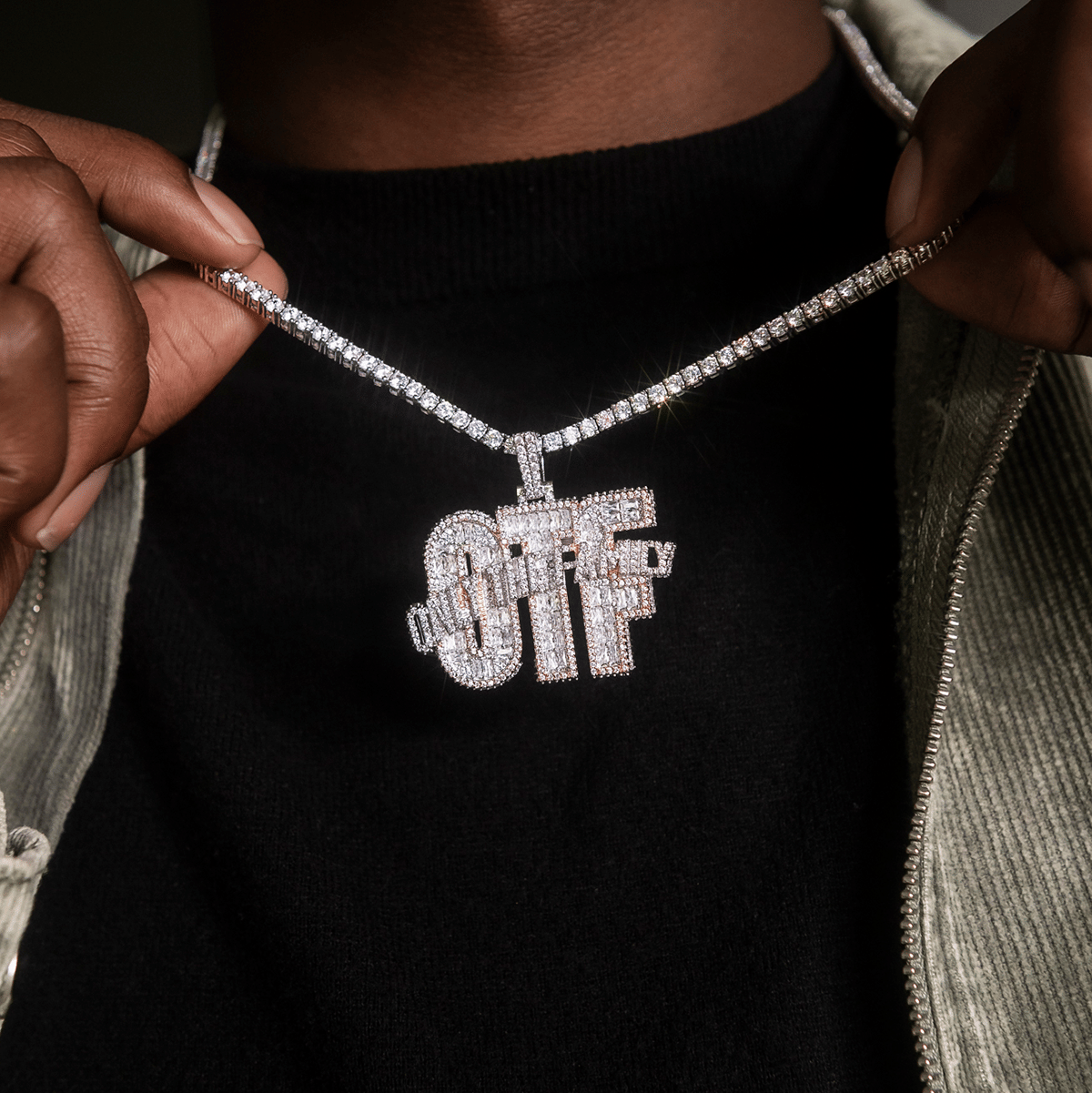 GLD PROMO OTF Baguette Pendant