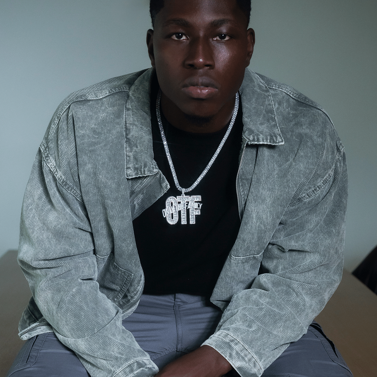 GLD PROMO OTF Baguette Pendant