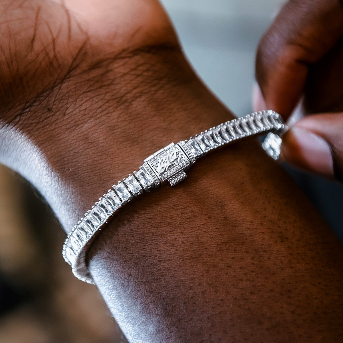 GLD PROMO Diamond Baguette Tennis Bracelet in White Gold - 6 mm