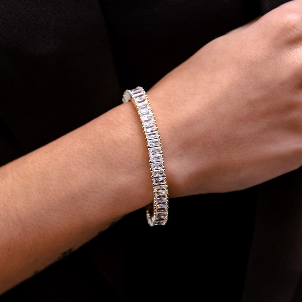 GLD PROMO Diamond Baguette Tennis Bracelet in White Gold - 6 mm