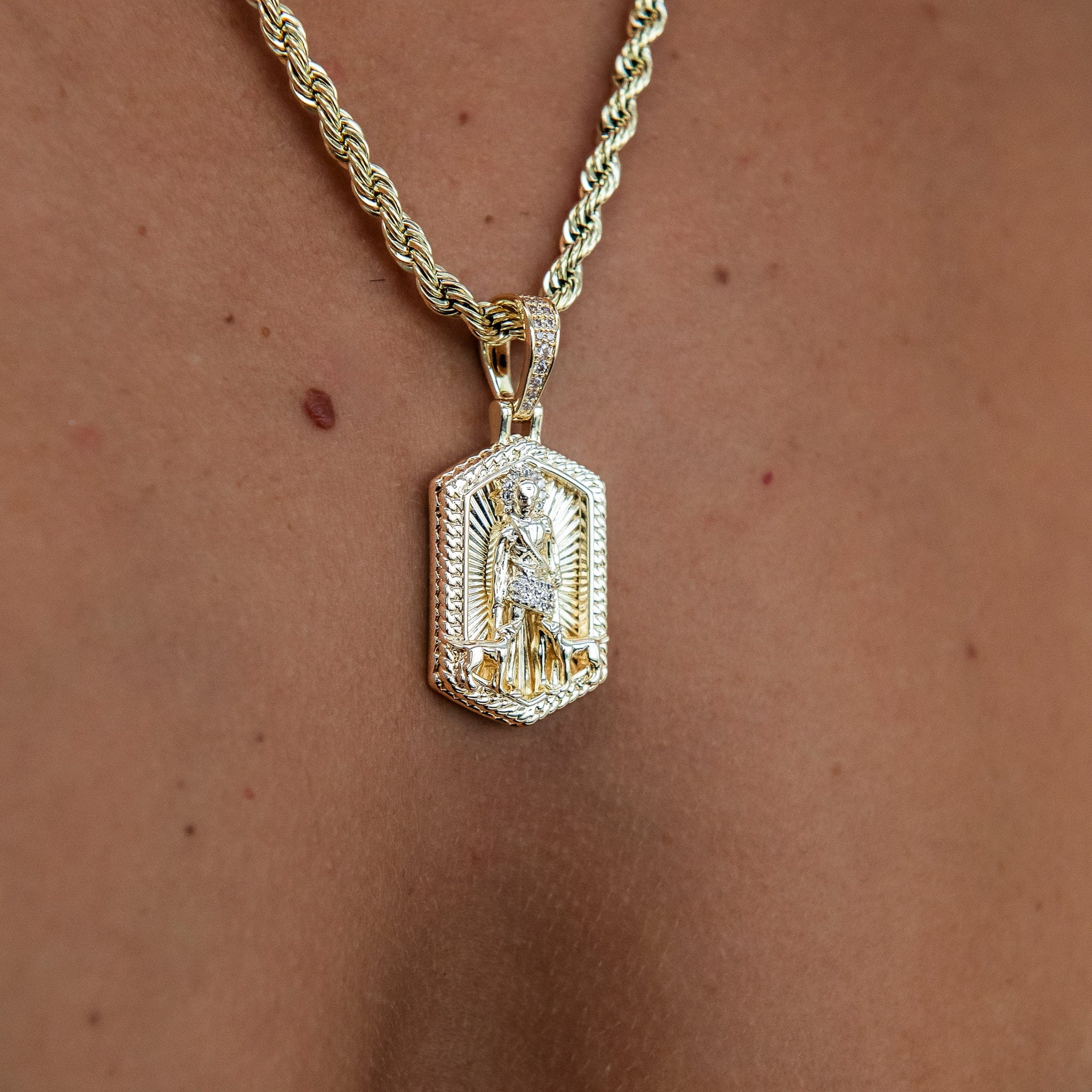 GLD Women San Lazaro Pendant in Yellow Gold