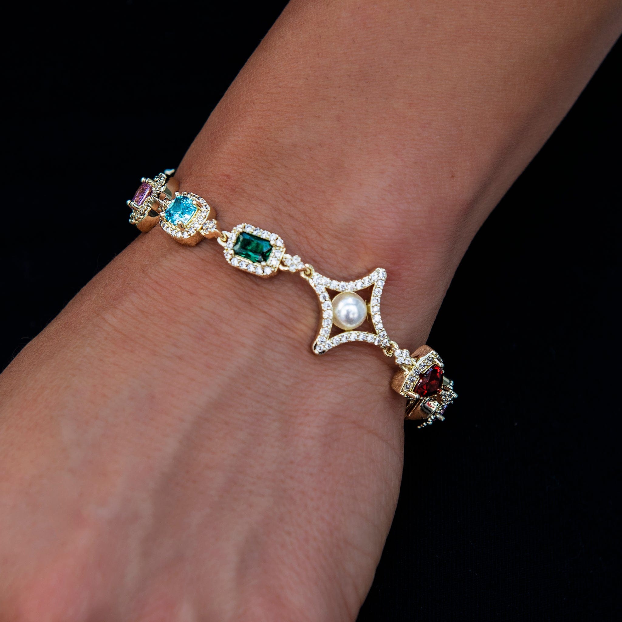 GLD Women Colored Gemstone Pearl Bracelet in Yellow Gold