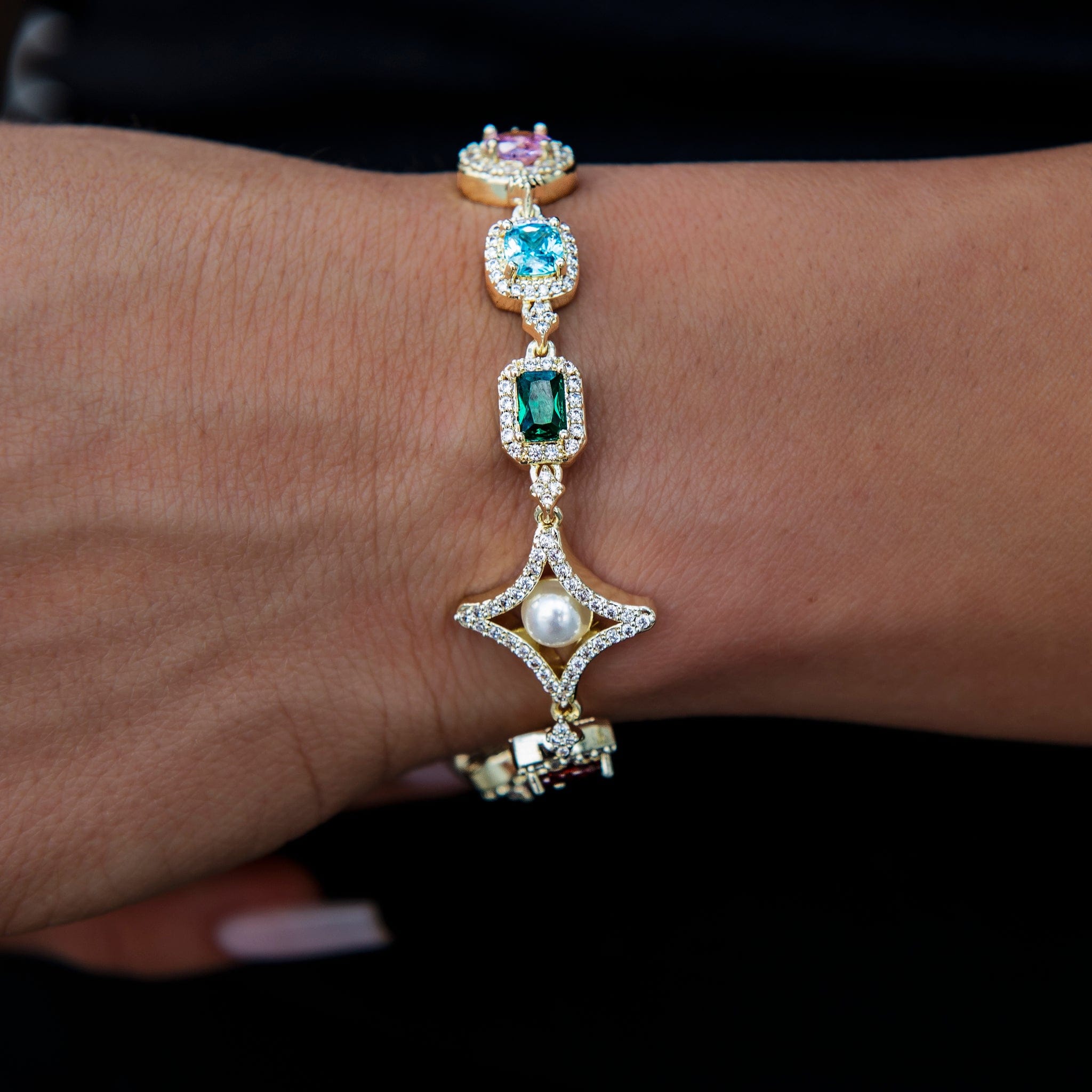 GLD Women Colored Gemstone Pearl Bracelet in Yellow Gold