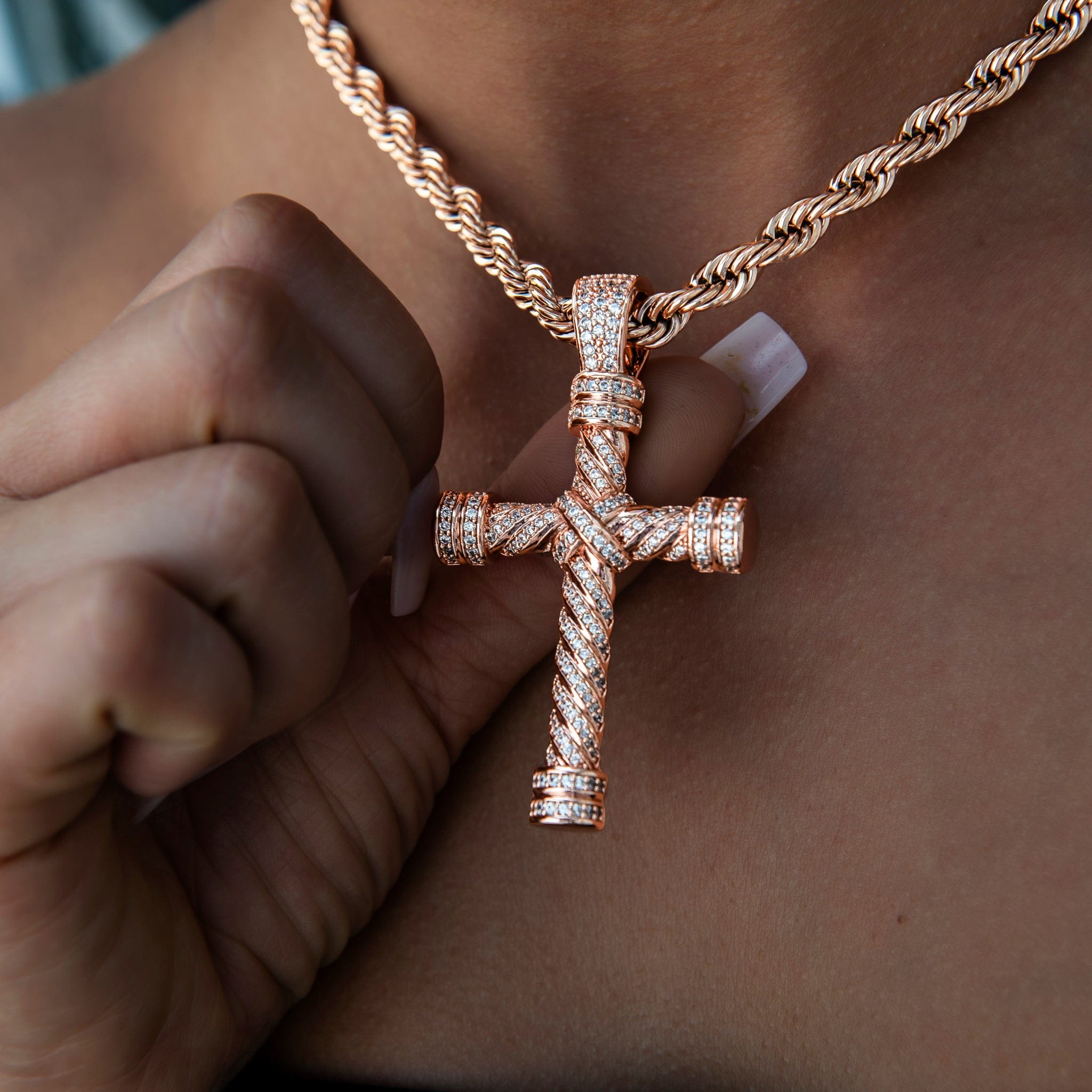 GLD Women Diamond Rope Cross Pendant in Rose Gold