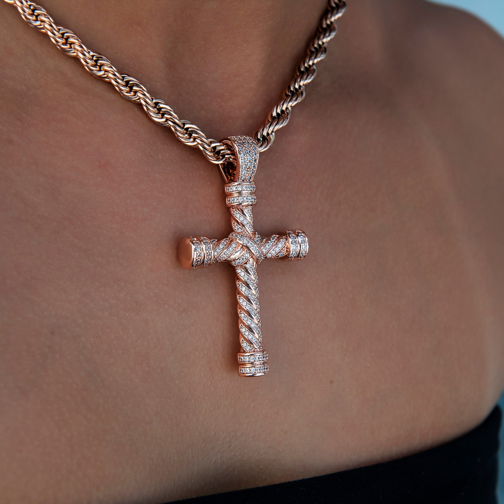 GLD Women Diamond Rope Cross Pendant in Rose Gold