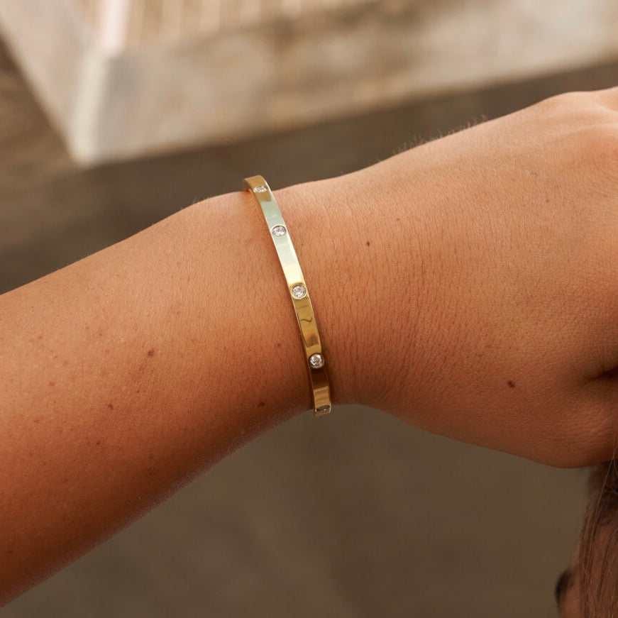 GLD PROMO - WOMEN Stationed Stone Open Cuff Bracelet - Yellow Gold