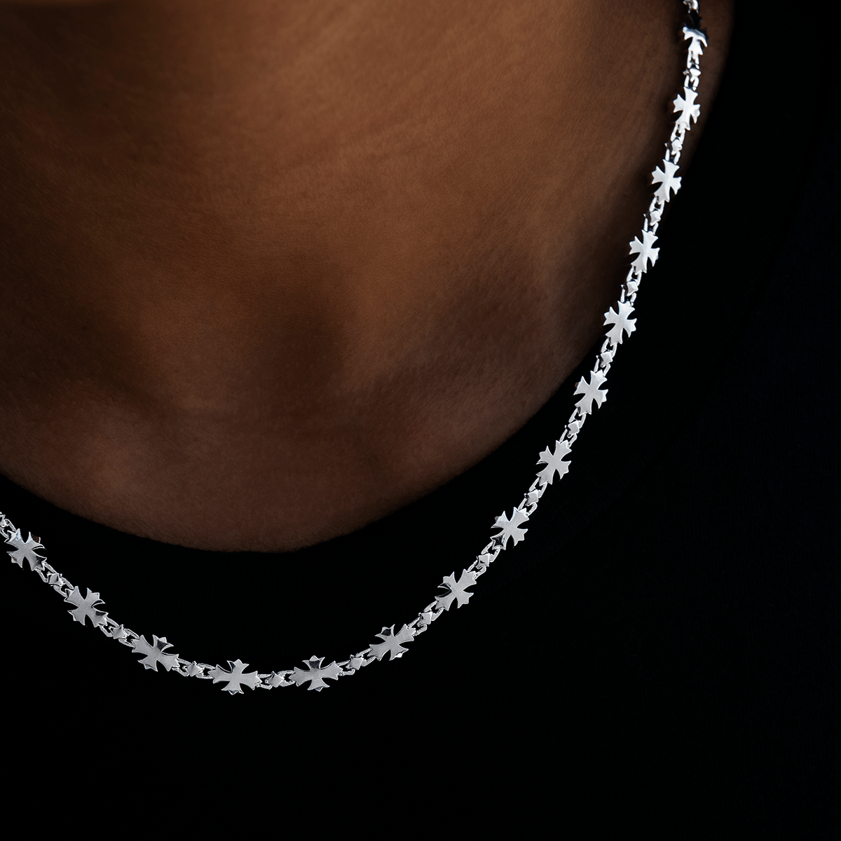 GLD Women Flared Cross Necklace in White Gold - 5 mm