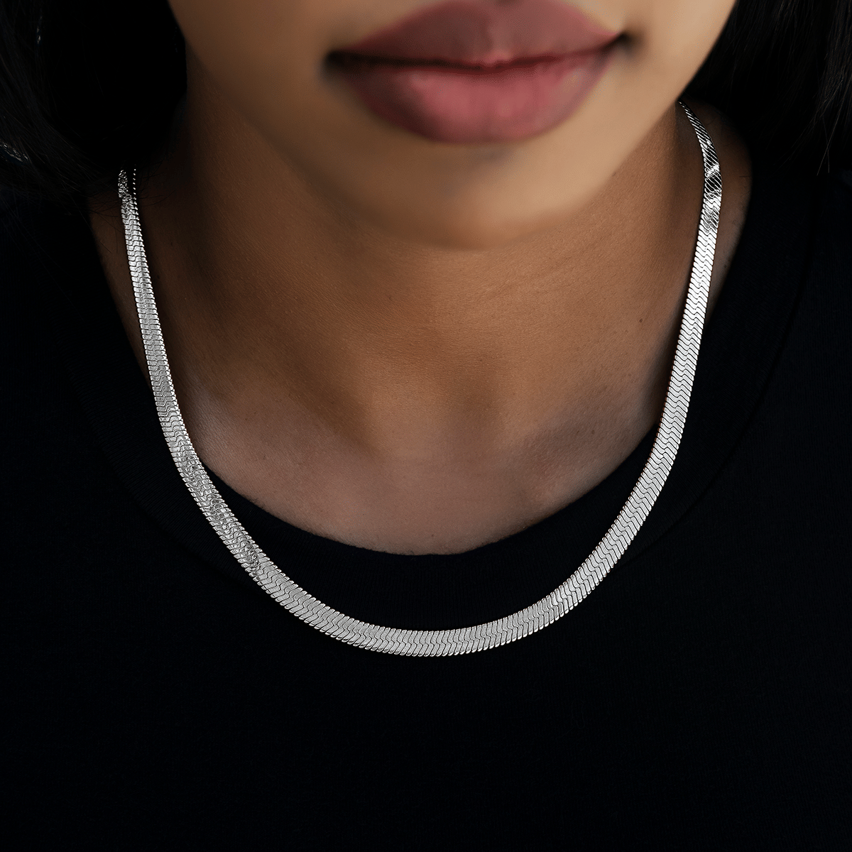 GLD Women Herringbone Necklace in White Gold - 8 mm
