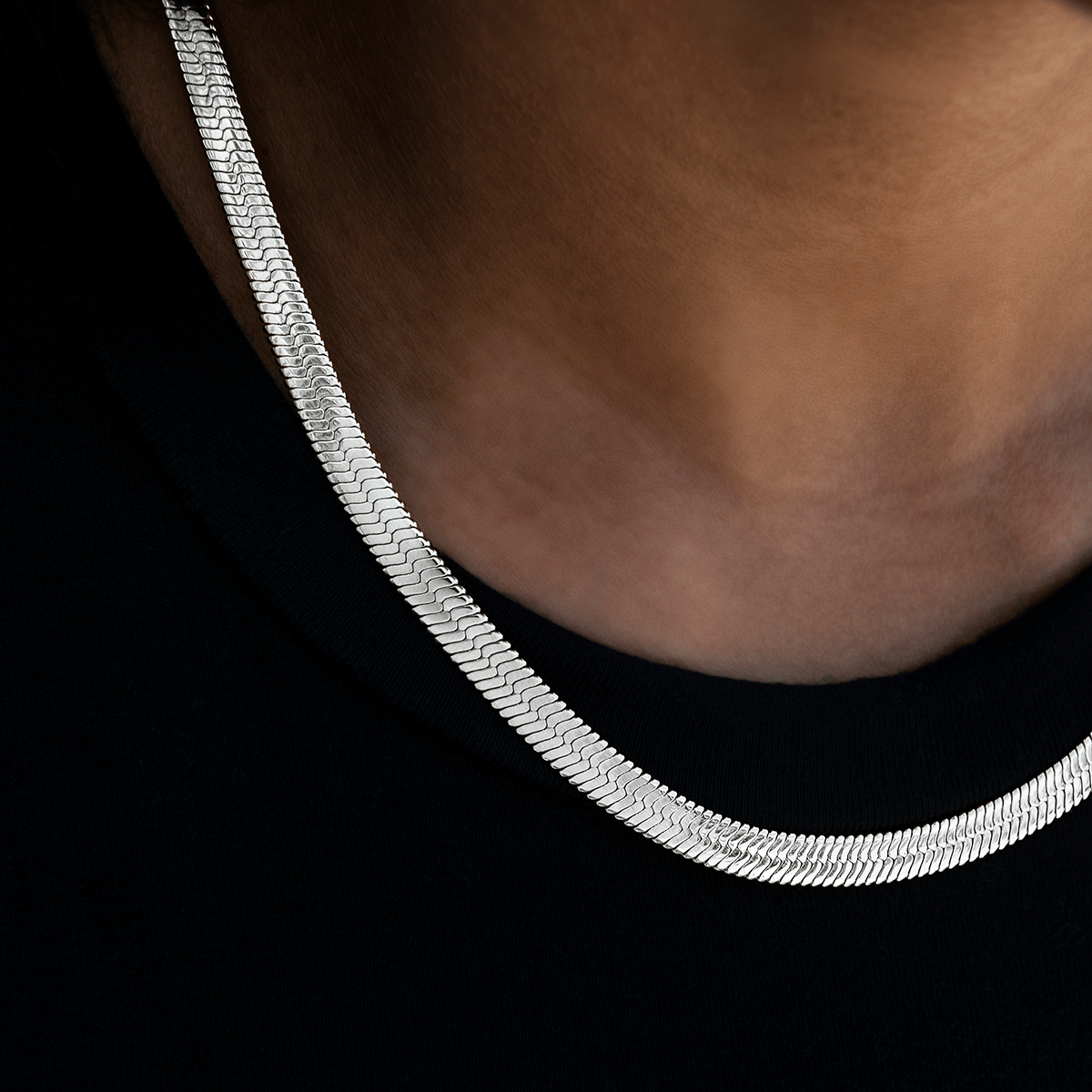 GLD Women Herringbone Necklace in White Gold - 8 mm
