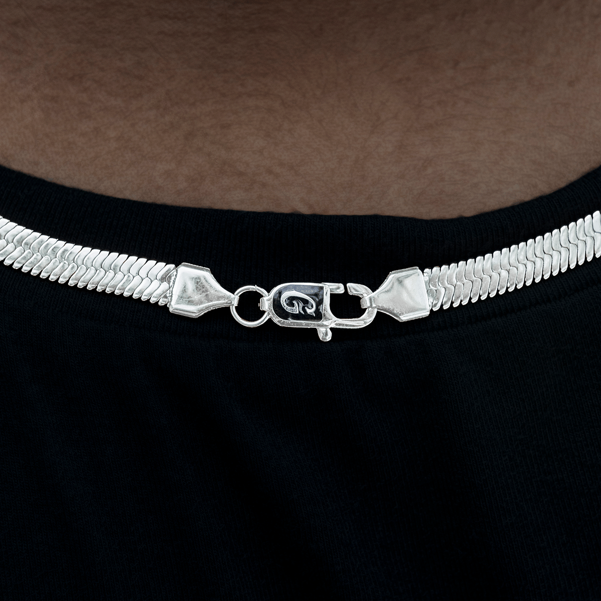 GLD Women Herringbone Necklace in White Gold - 8 mm
