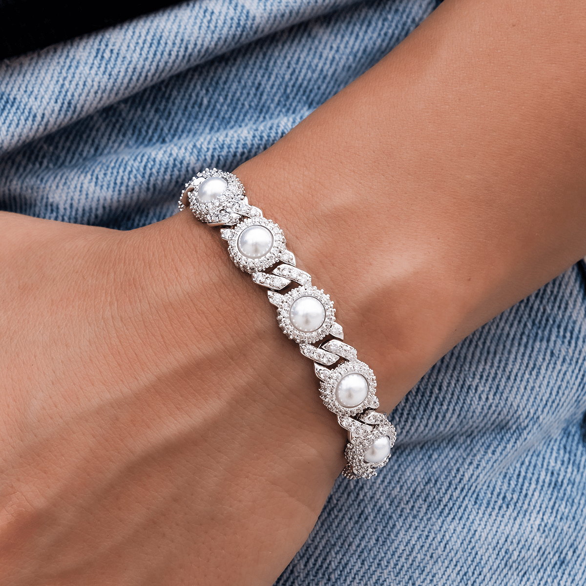GLD Women 10 mm Iced Halo Cuban Bracelet with Pearls in White Gold