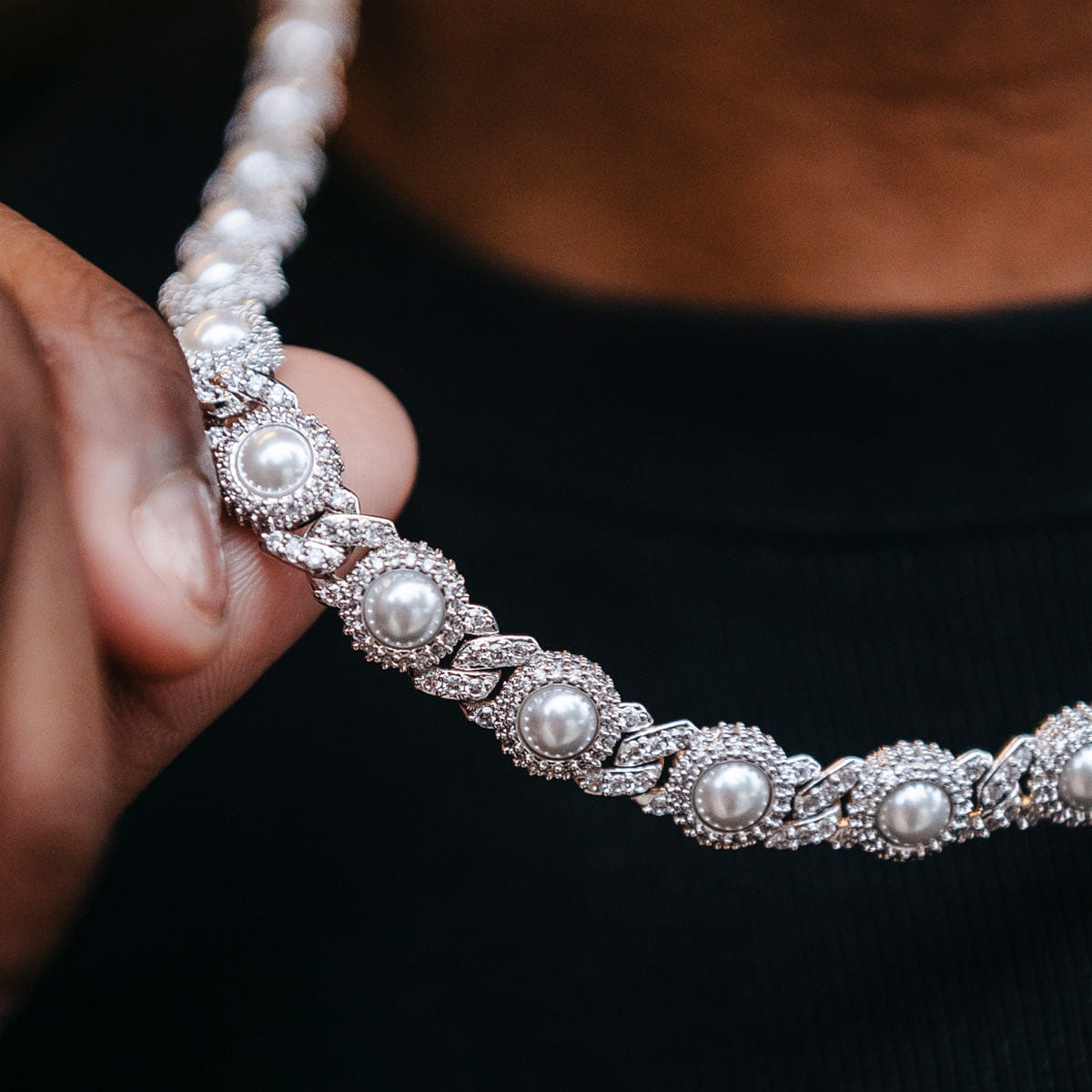 GLD Men 10 mm Iced Halo Cuban Chain with Pearls in White Gold